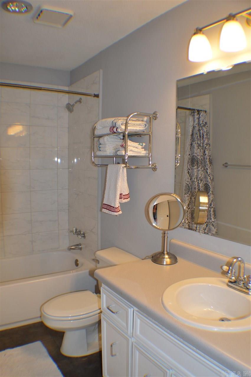 INDIAN HILLS - Residential