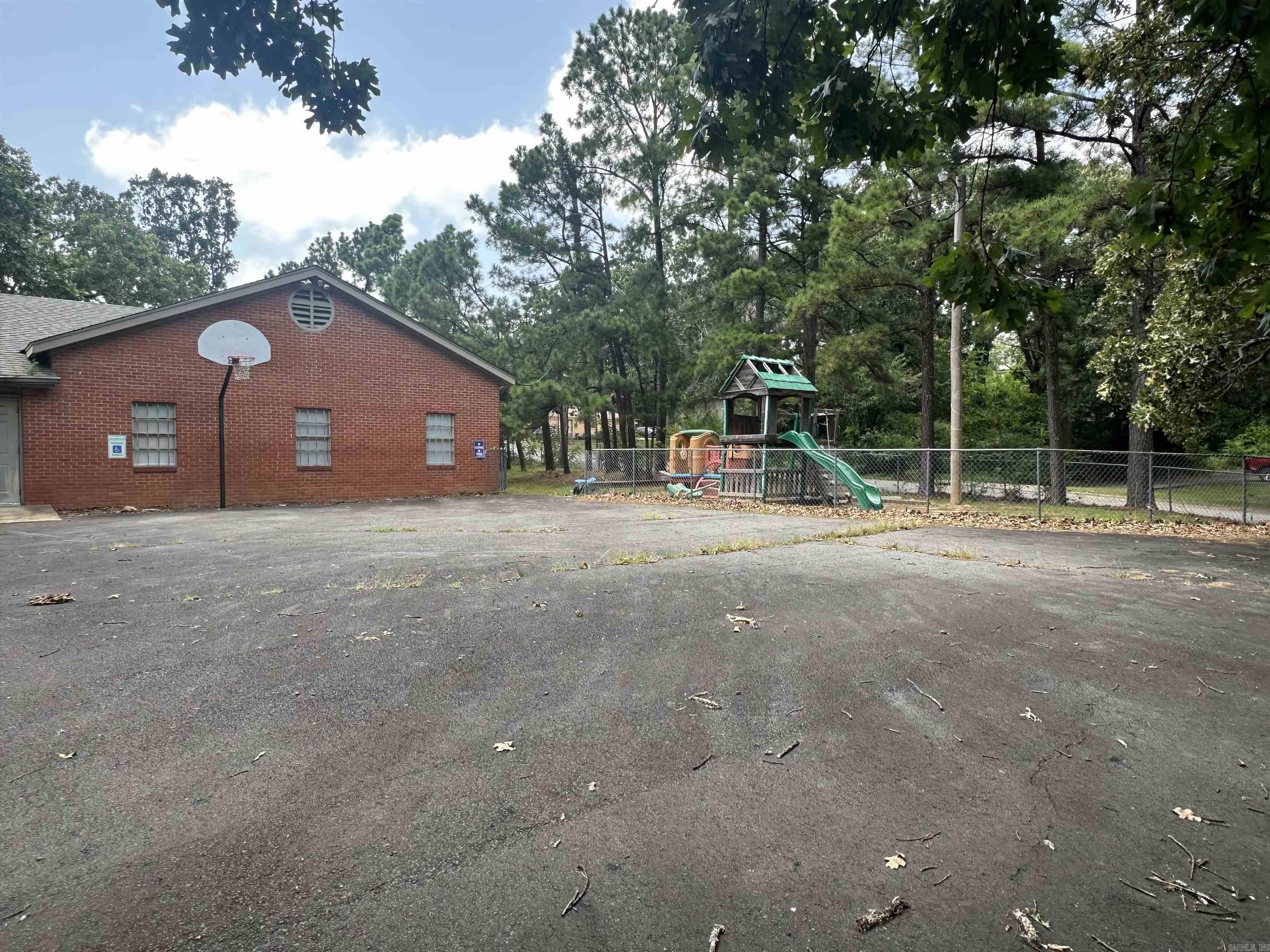 Bellevue L1 - Commercial Sale