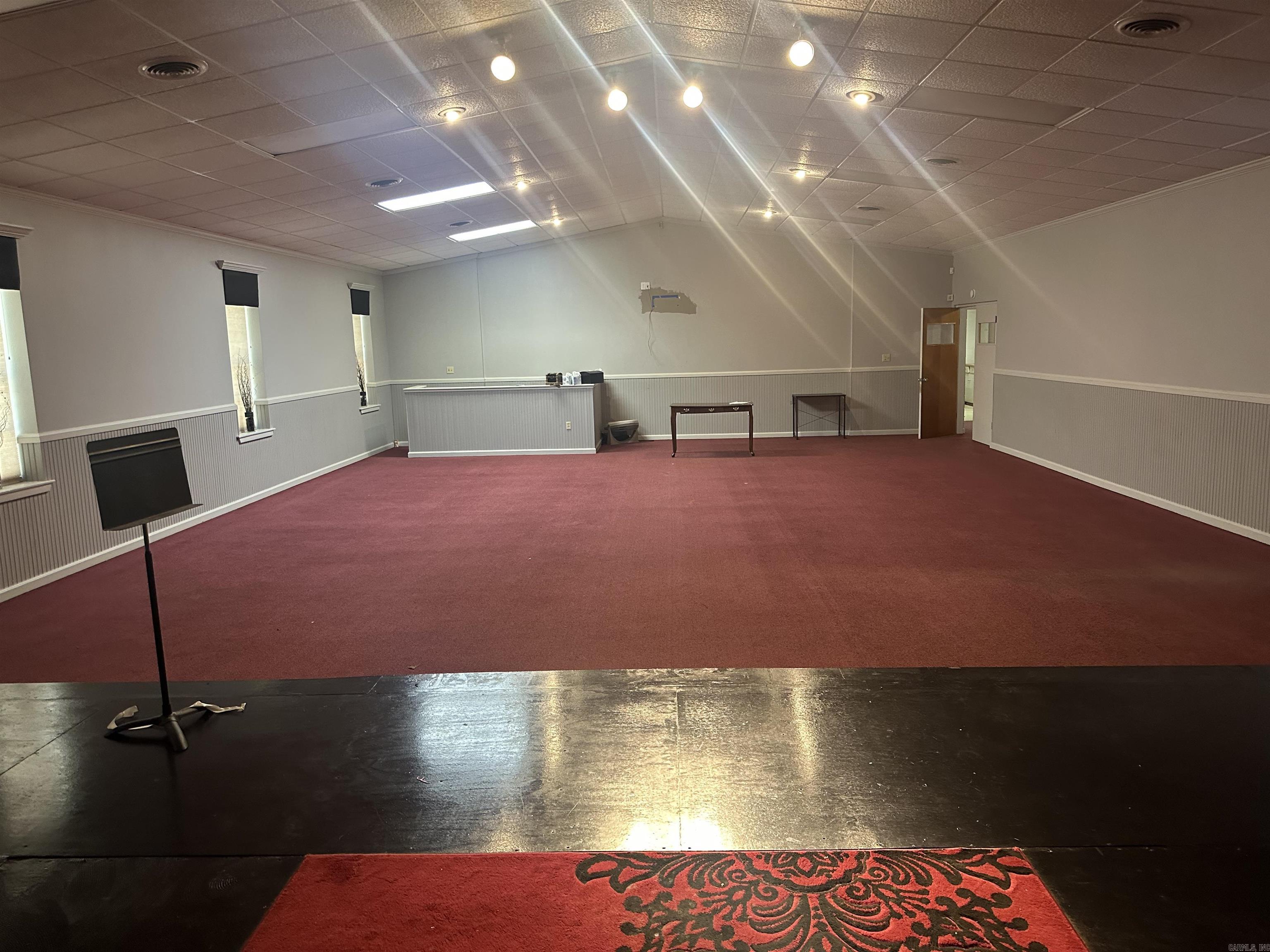 Bellevue L1 - Commercial Sale