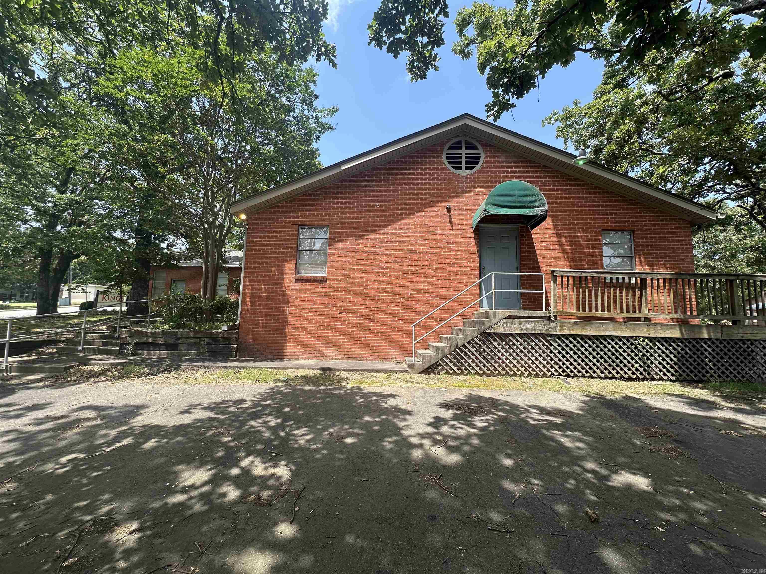 Bellevue L1 - Commercial Sale