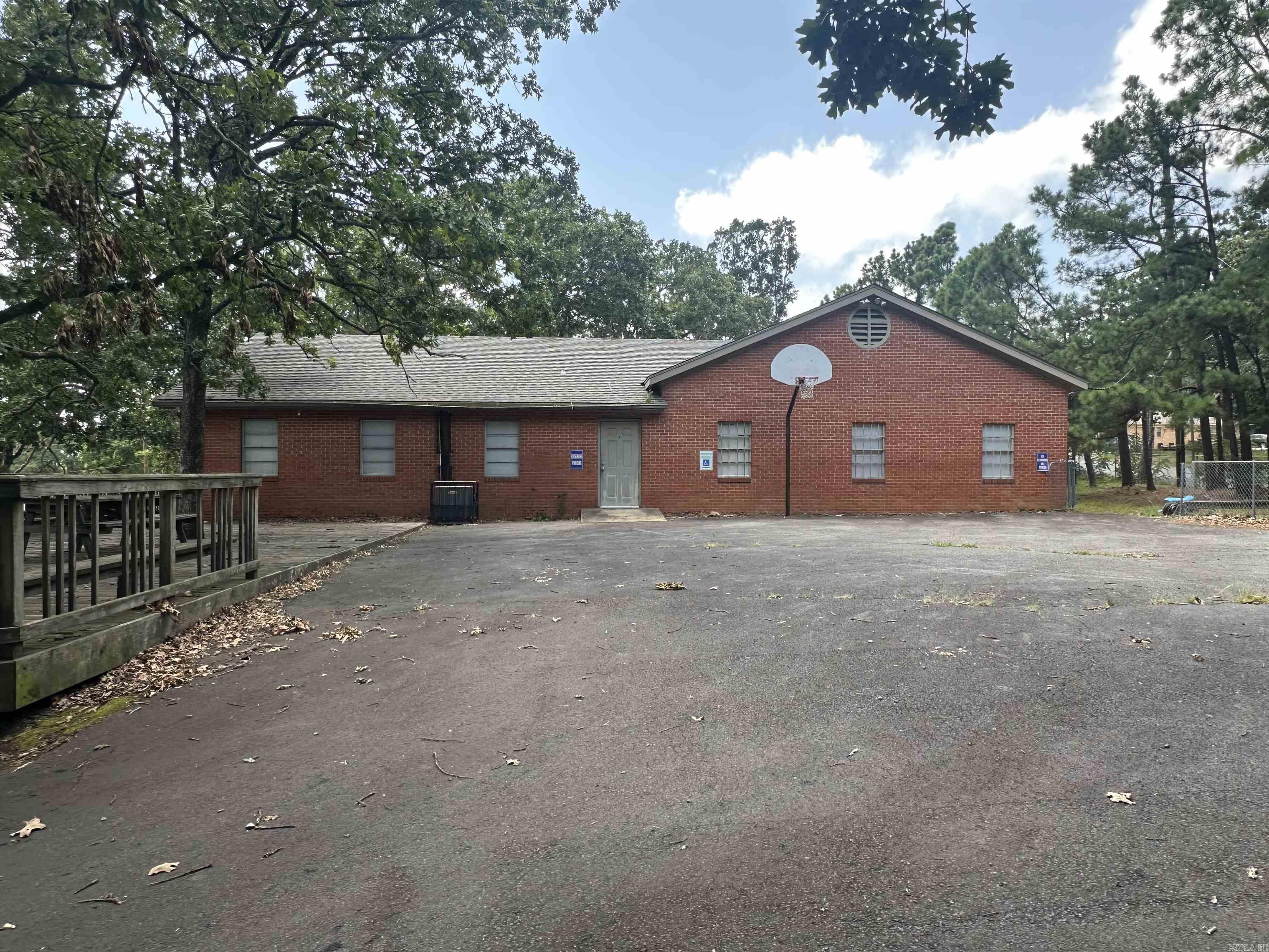 Bellevue L1 - Commercial Sale