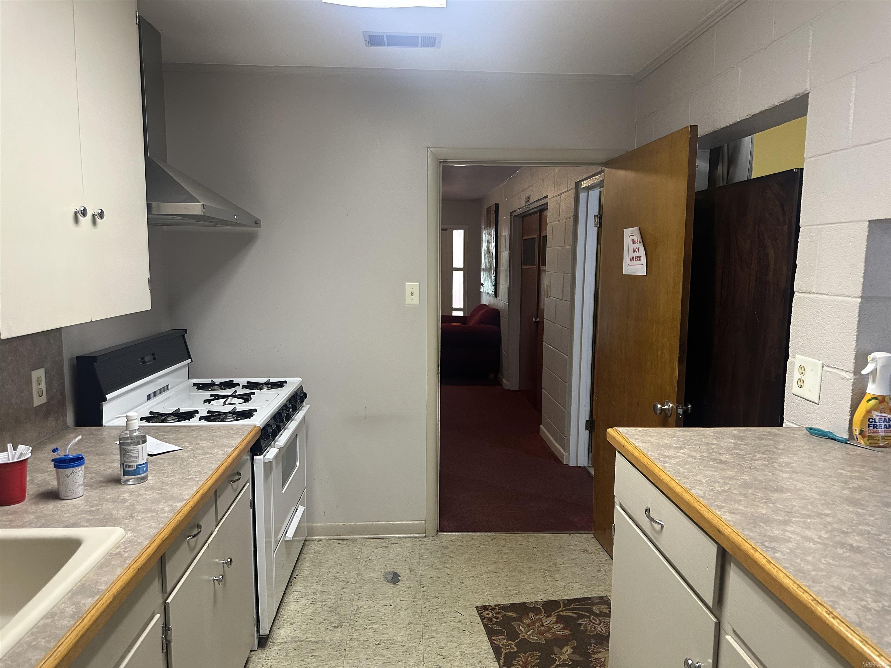 Bellevue L1 - Commercial Sale