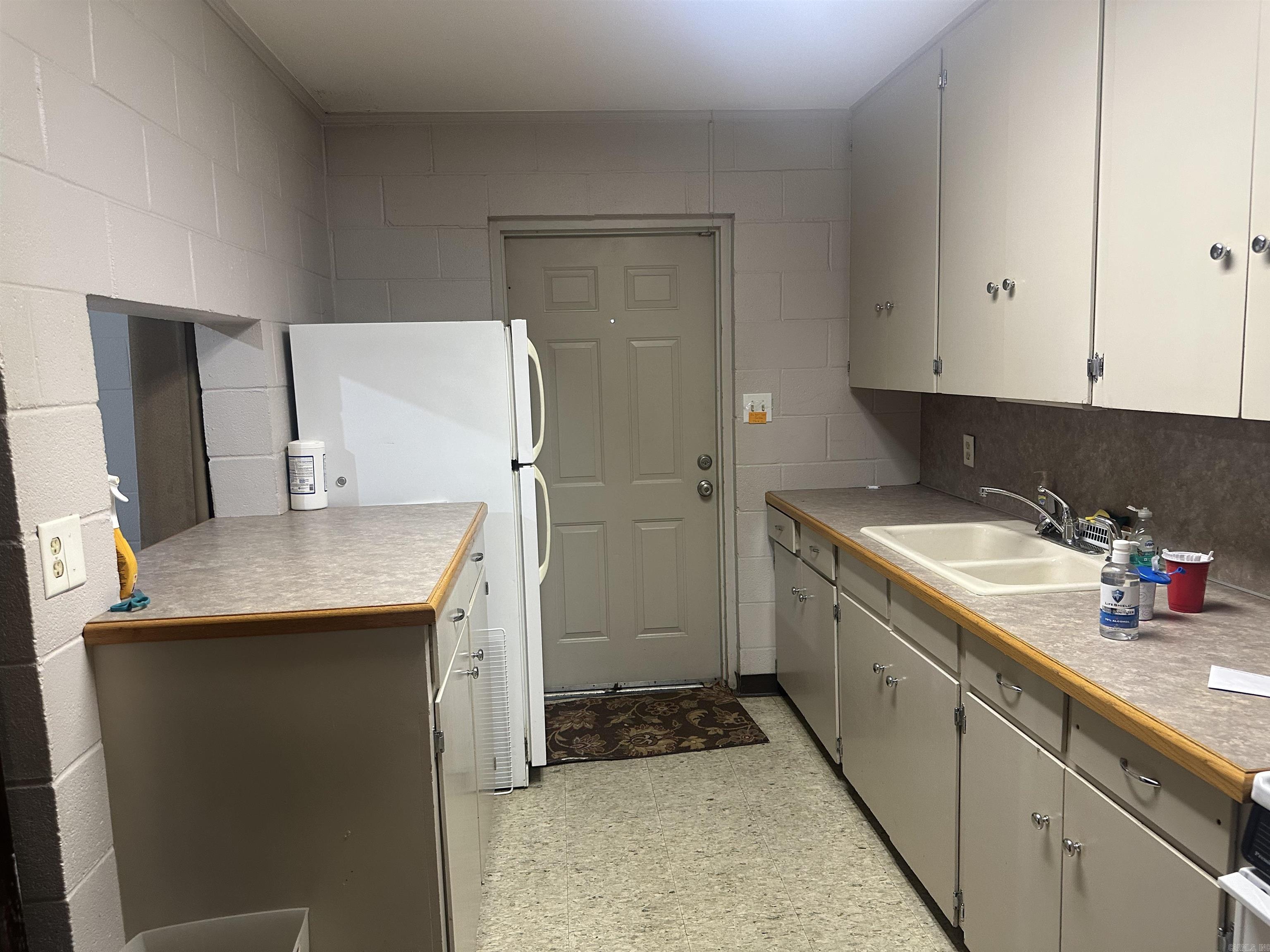 Bellevue L1 - Commercial Sale