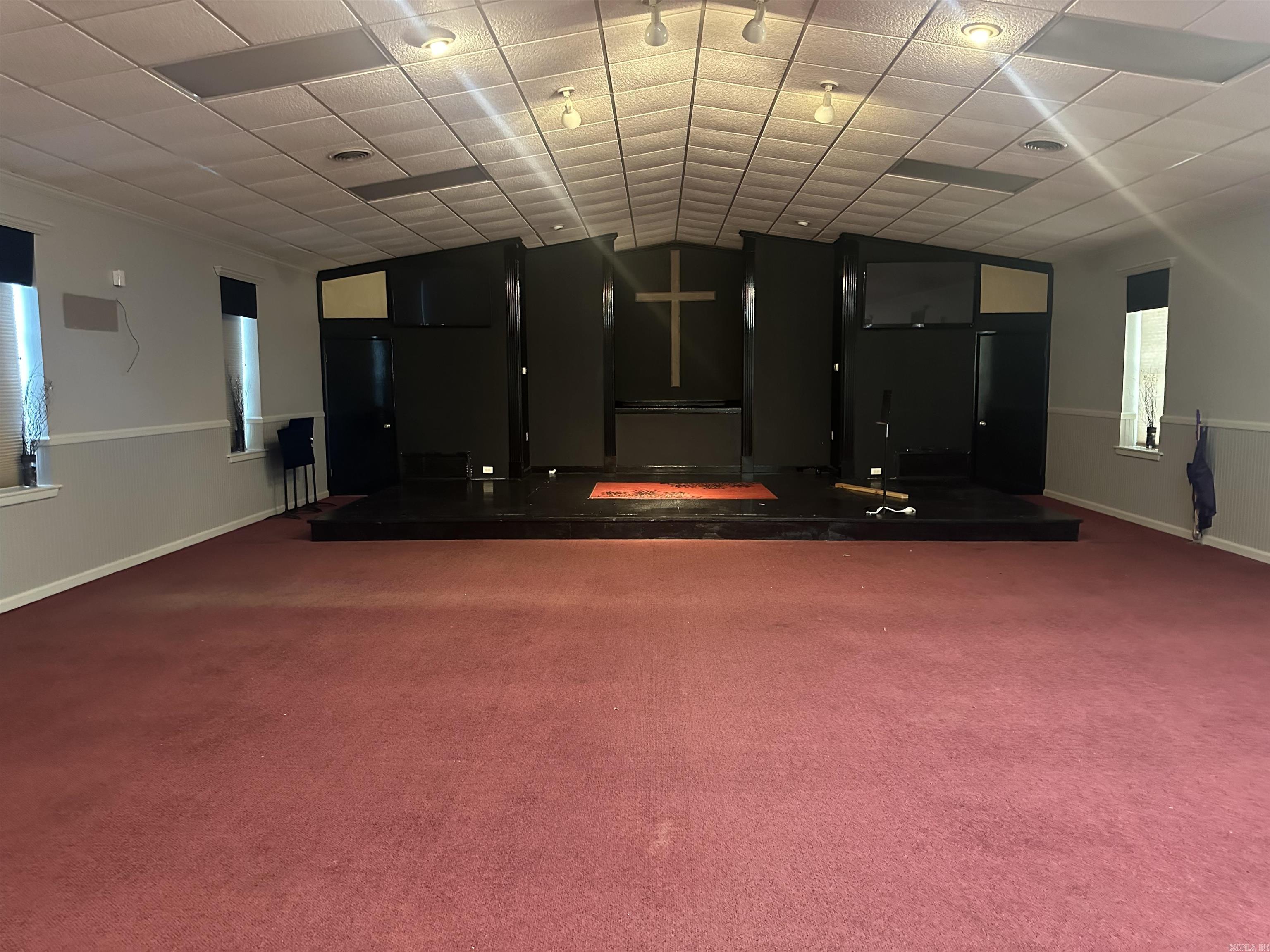 Bellevue L1 - Commercial Sale
