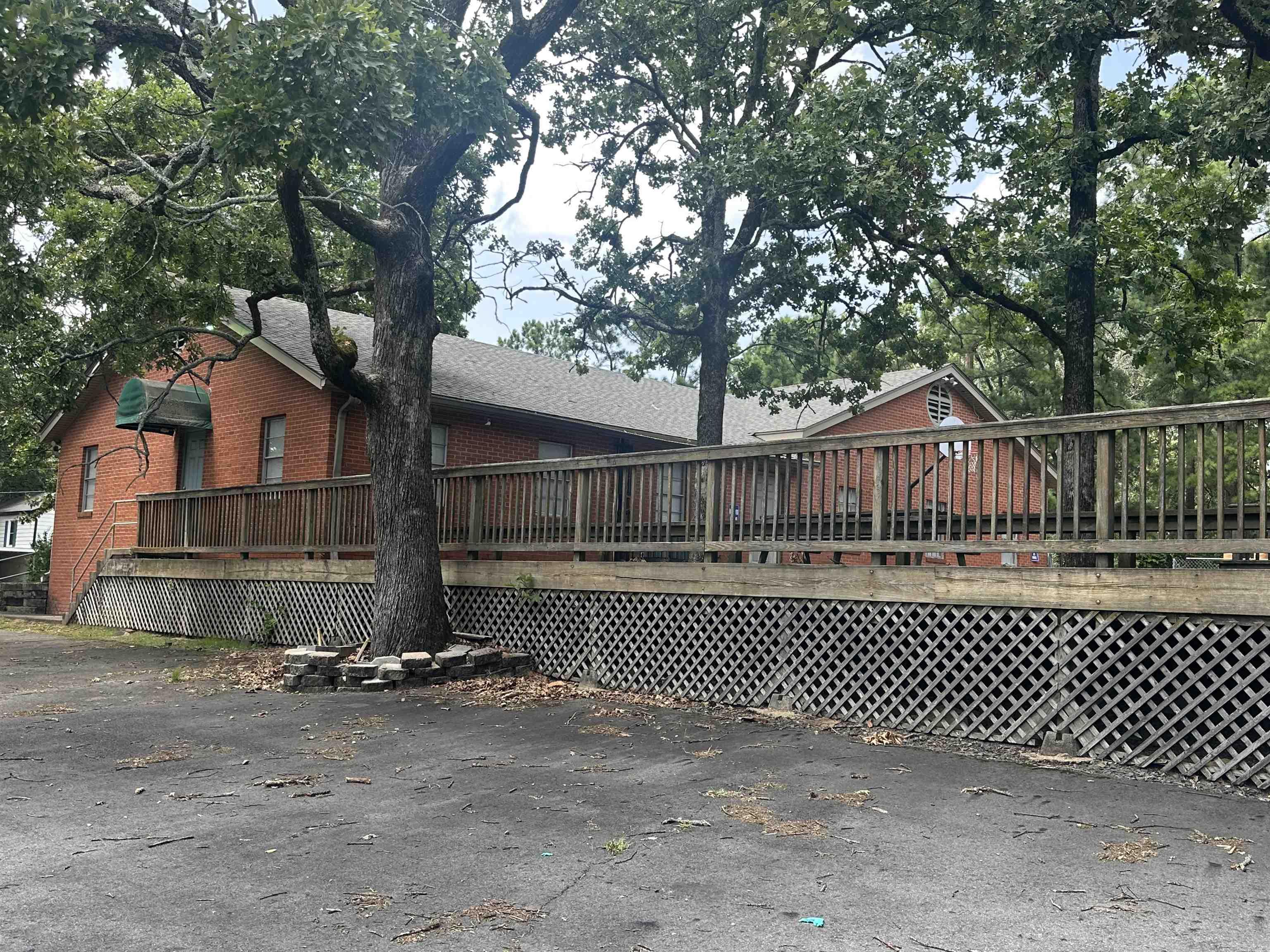 Bellevue L1 - Commercial Sale