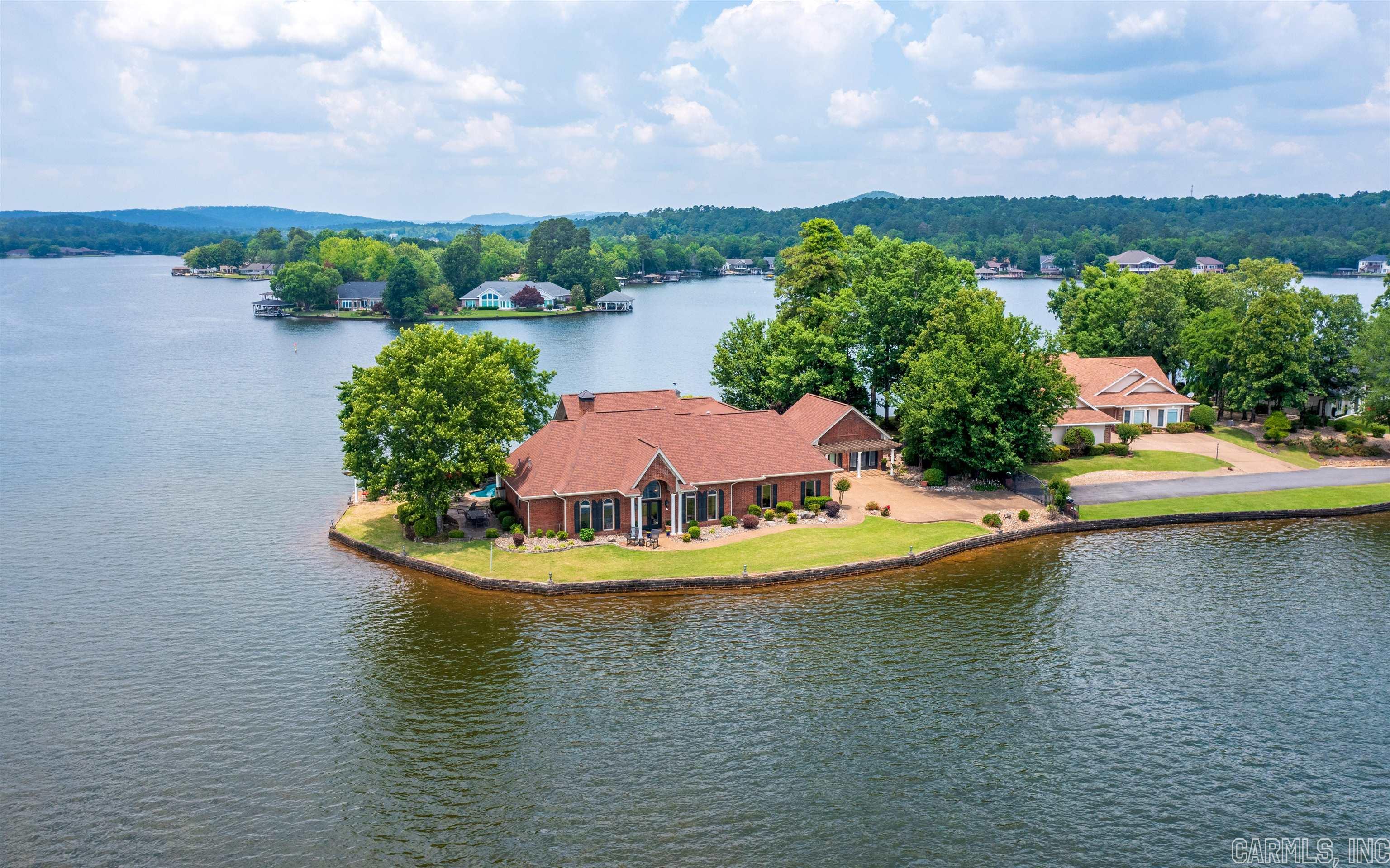 RESPLANDOR POINT - Residential