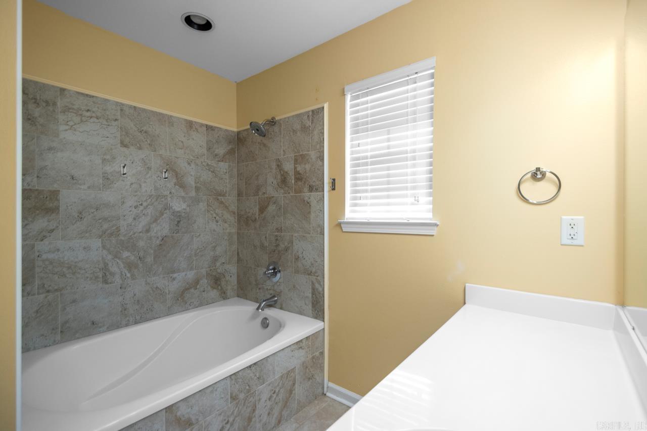 RIVER OAKS POINTE - Residential