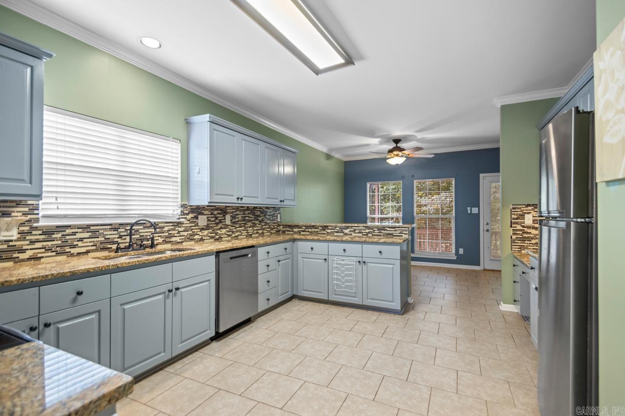 RIVER OAKS POINTE - Residential