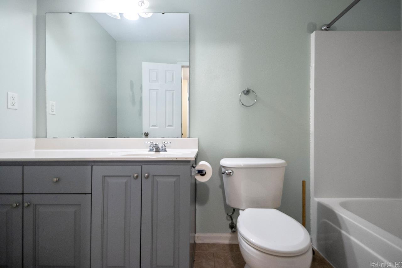 RIVER OAKS POINTE - Residential
