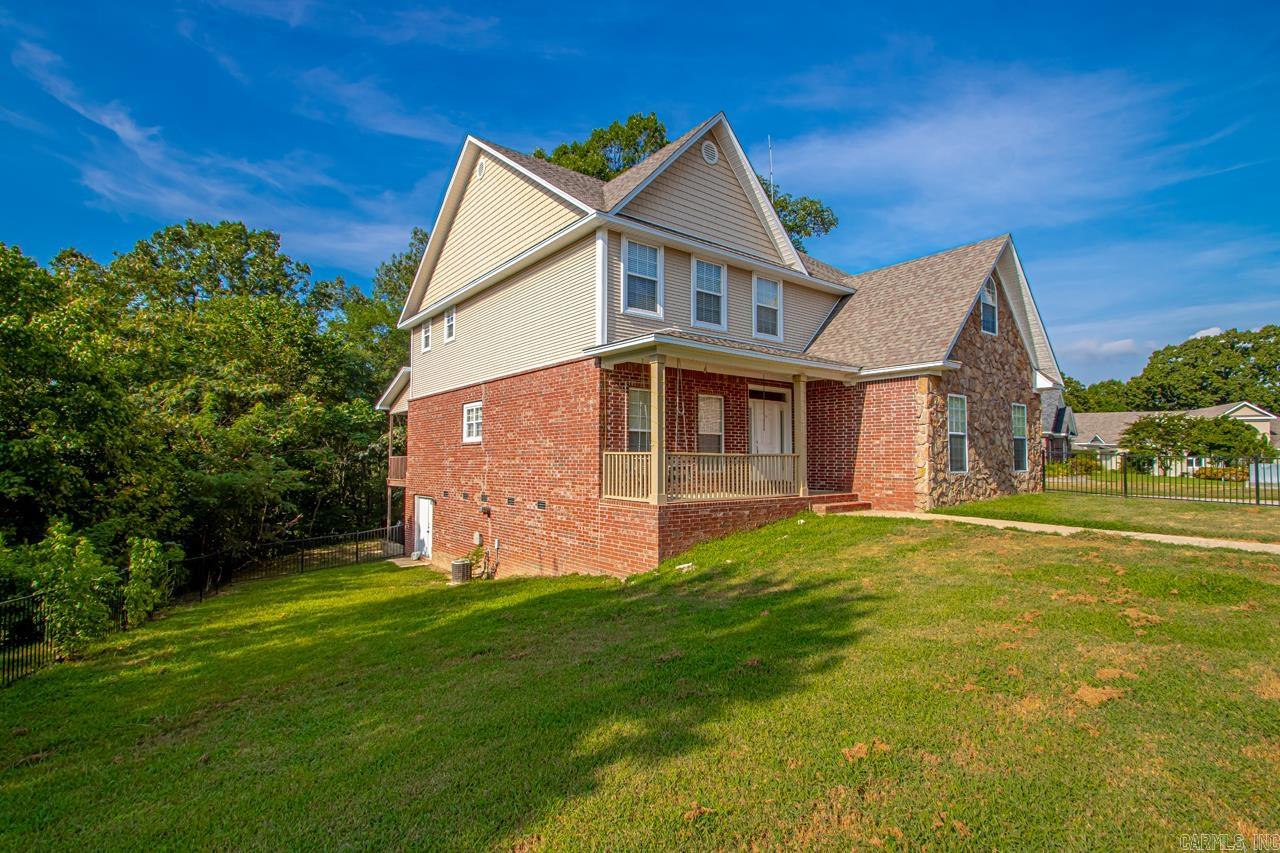 RIVER OAKS POINTE - Residential