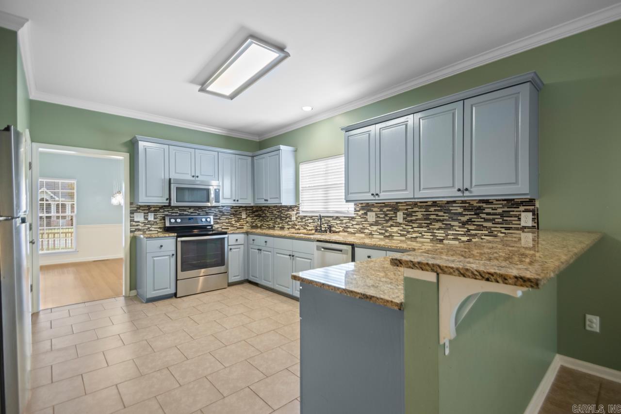 RIVER OAKS POINTE - Residential