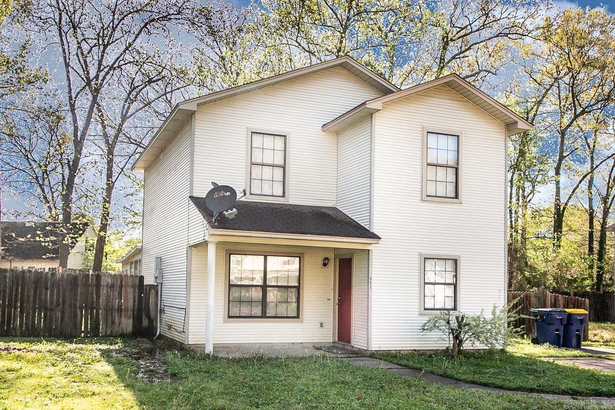 Adorable 3 bed/1.5 bath two story home. Home features fresh paint and new flooring throughout. Large sun room on back. Call today to set up a showing.   No pets. No smoking.   Application/Background check/security deposit required.