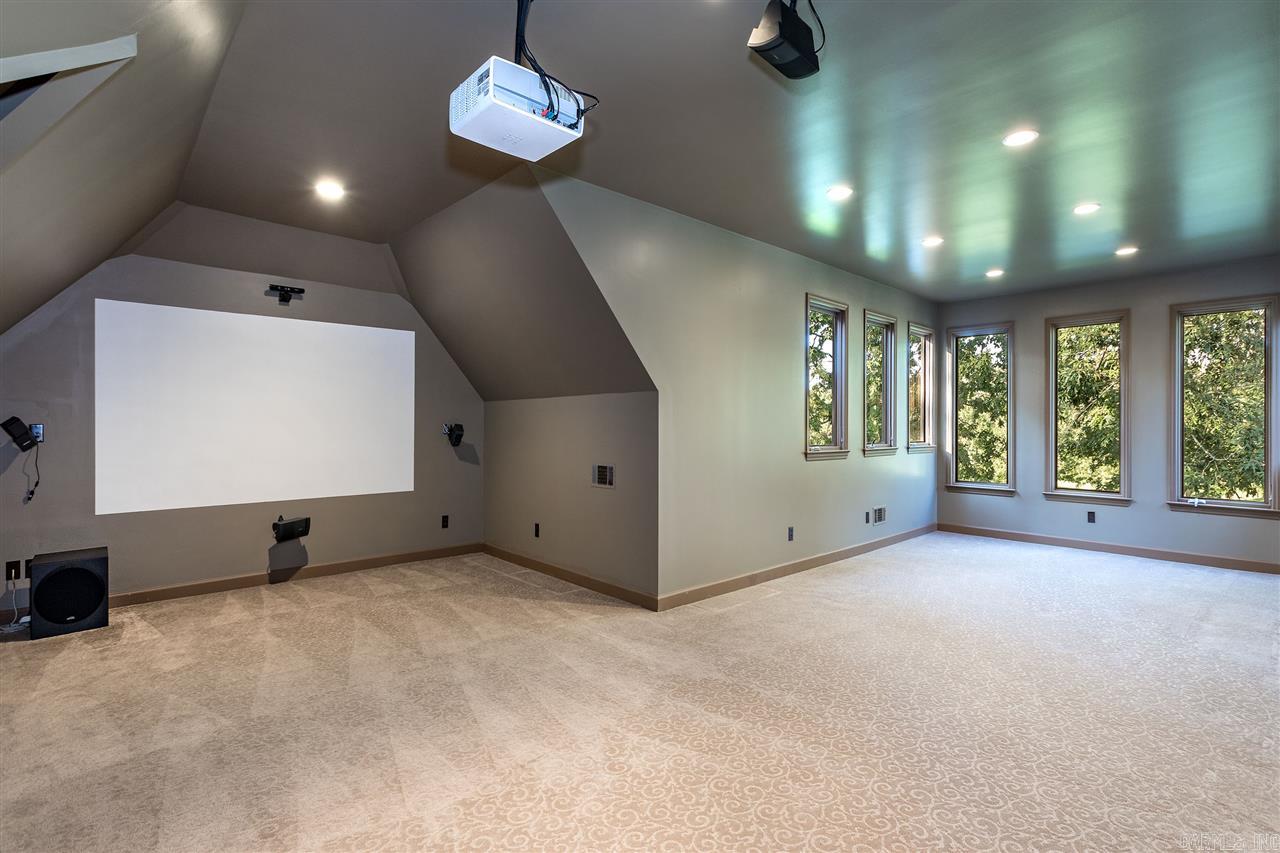 CHENAL VALLEY CHENAL CIRCLE - Residential