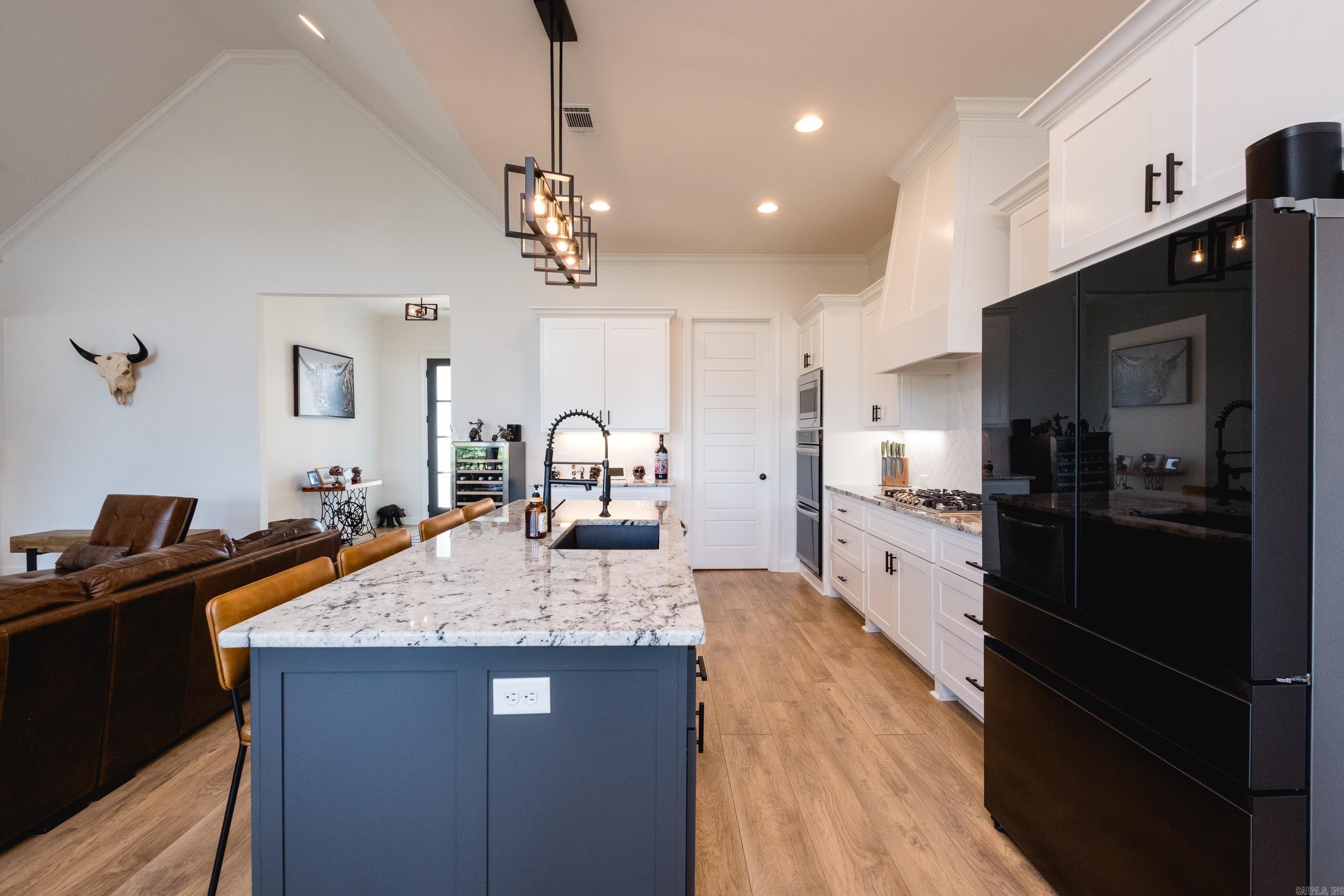 MOUNTAIN CREST ESTATES - Residential