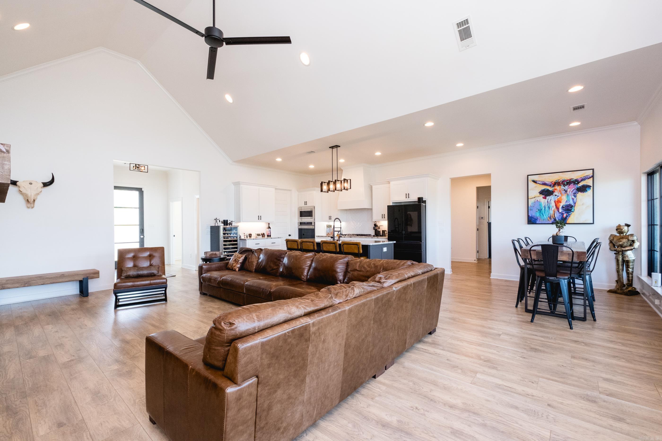 MOUNTAIN CREST ESTATES - Residential