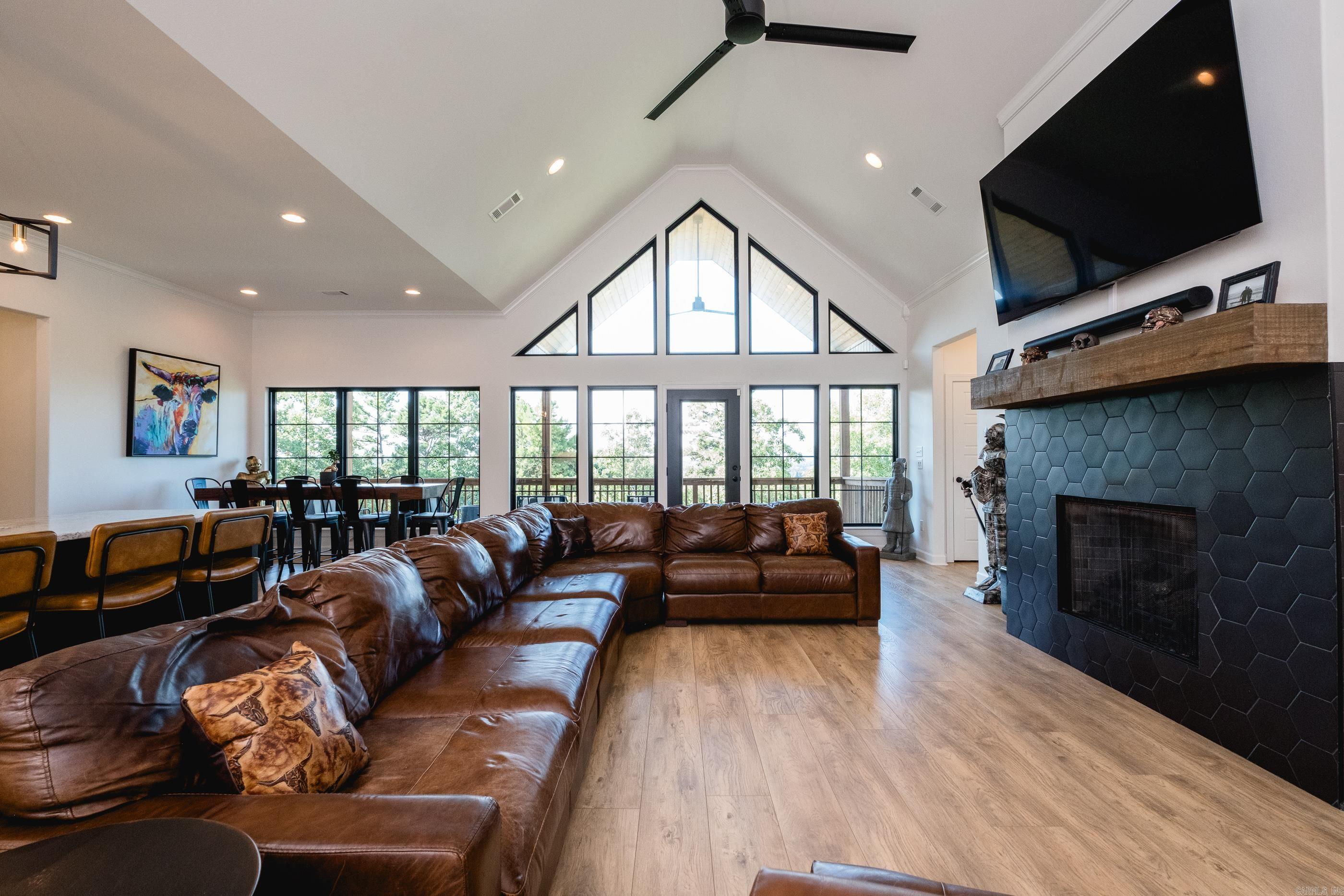 MOUNTAIN CREST ESTATES - Residential