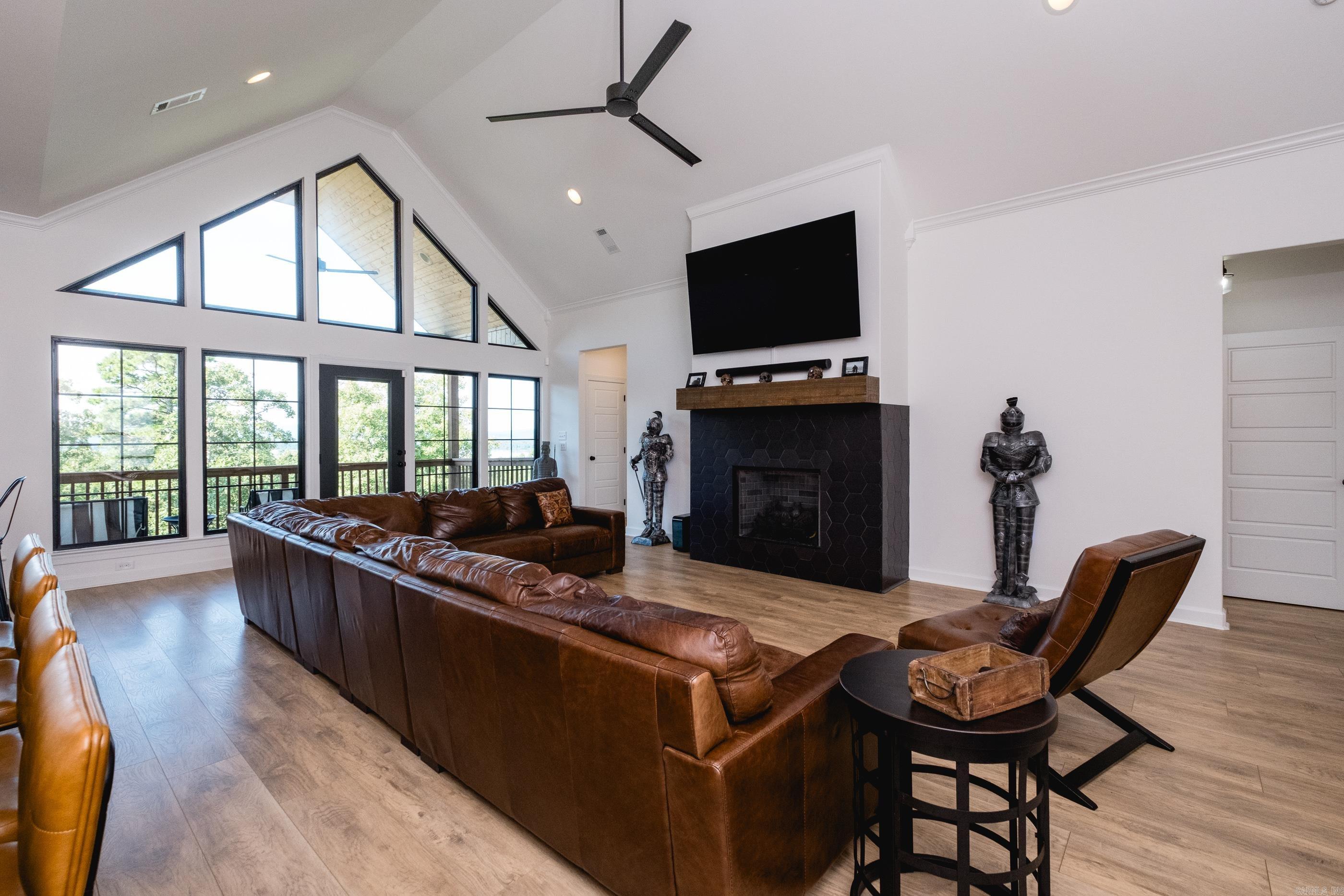 MOUNTAIN CREST ESTATES - Residential