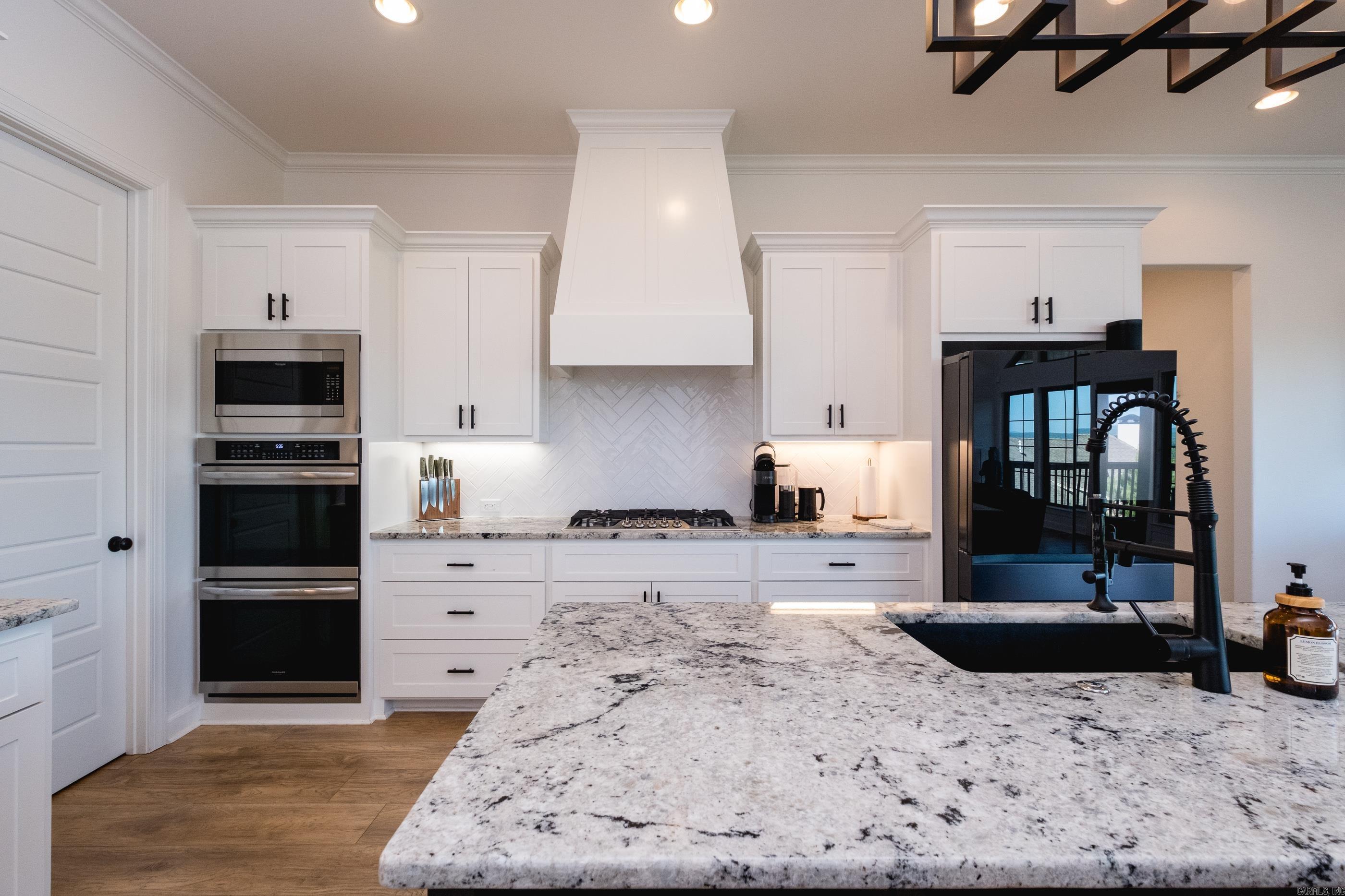 MOUNTAIN CREST ESTATES - Residential