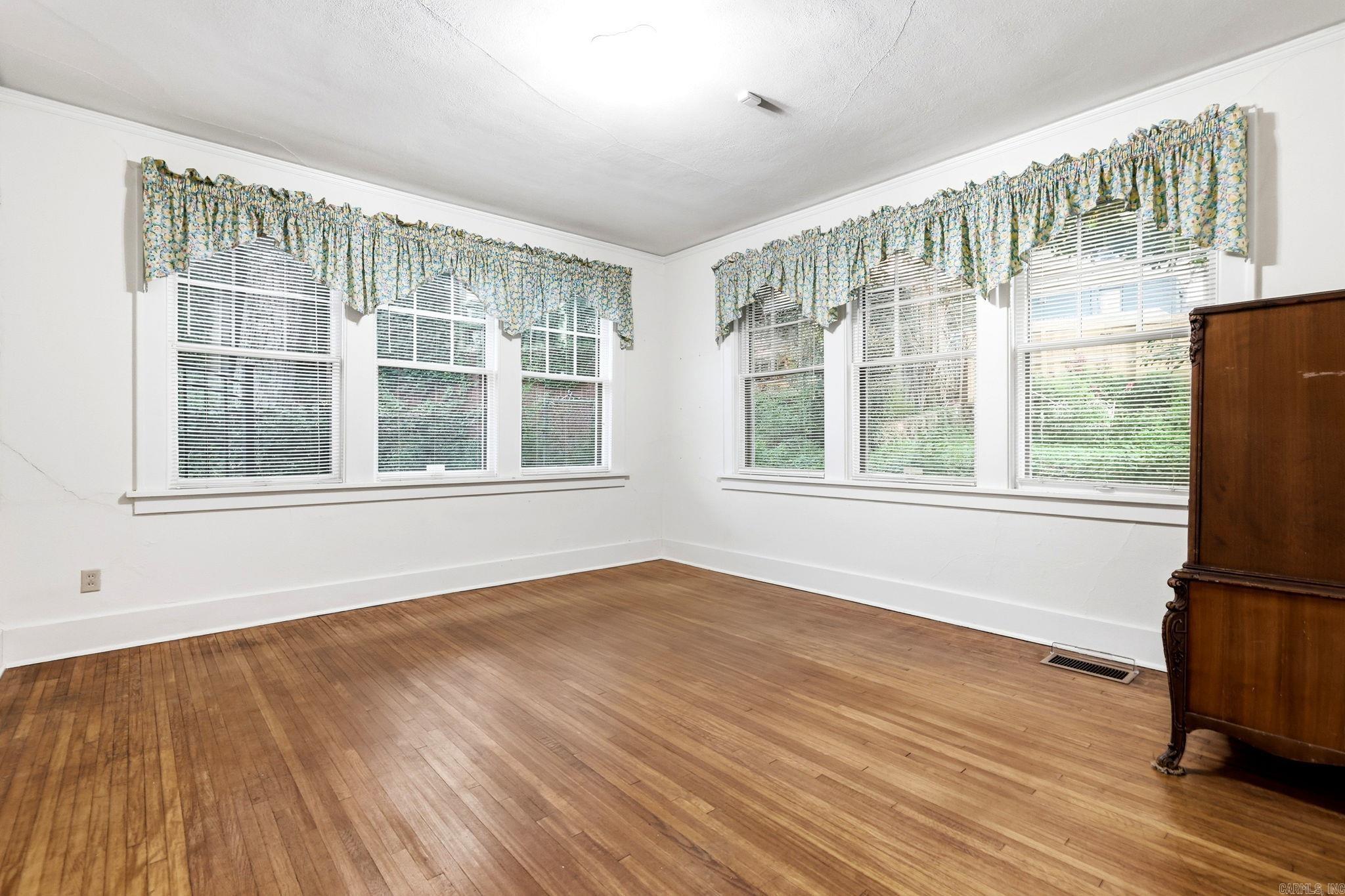 OAKWOOD PLACE - Residential