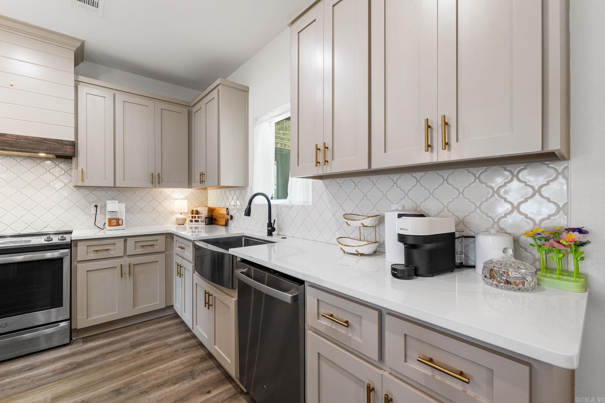 HIDDEN VALLEY ESTATES - Residential
