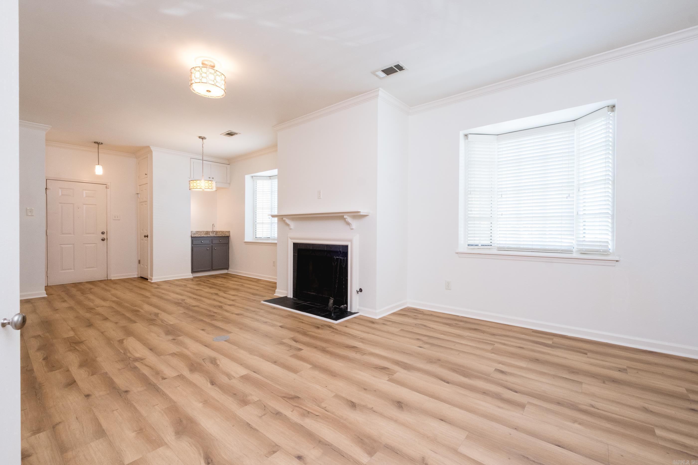 LINDEN COURT CONDO HPR - Residential