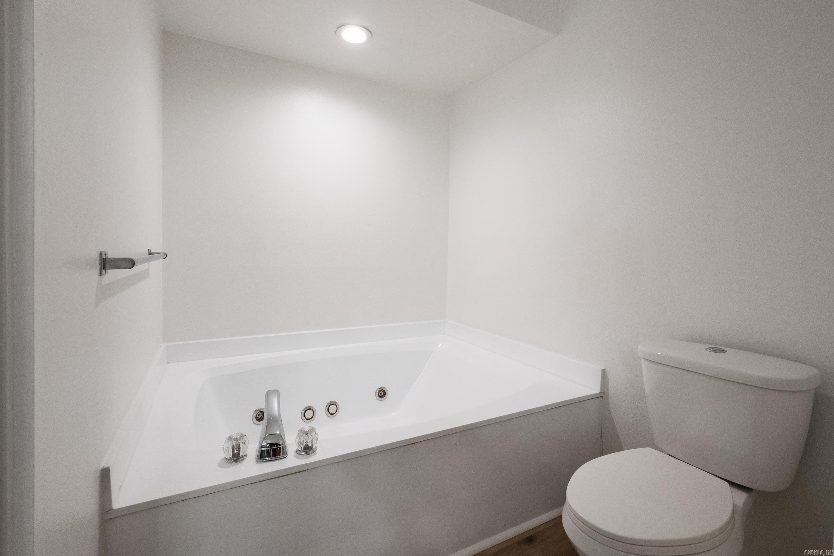 LINDEN COURT CONDO HPR - Residential