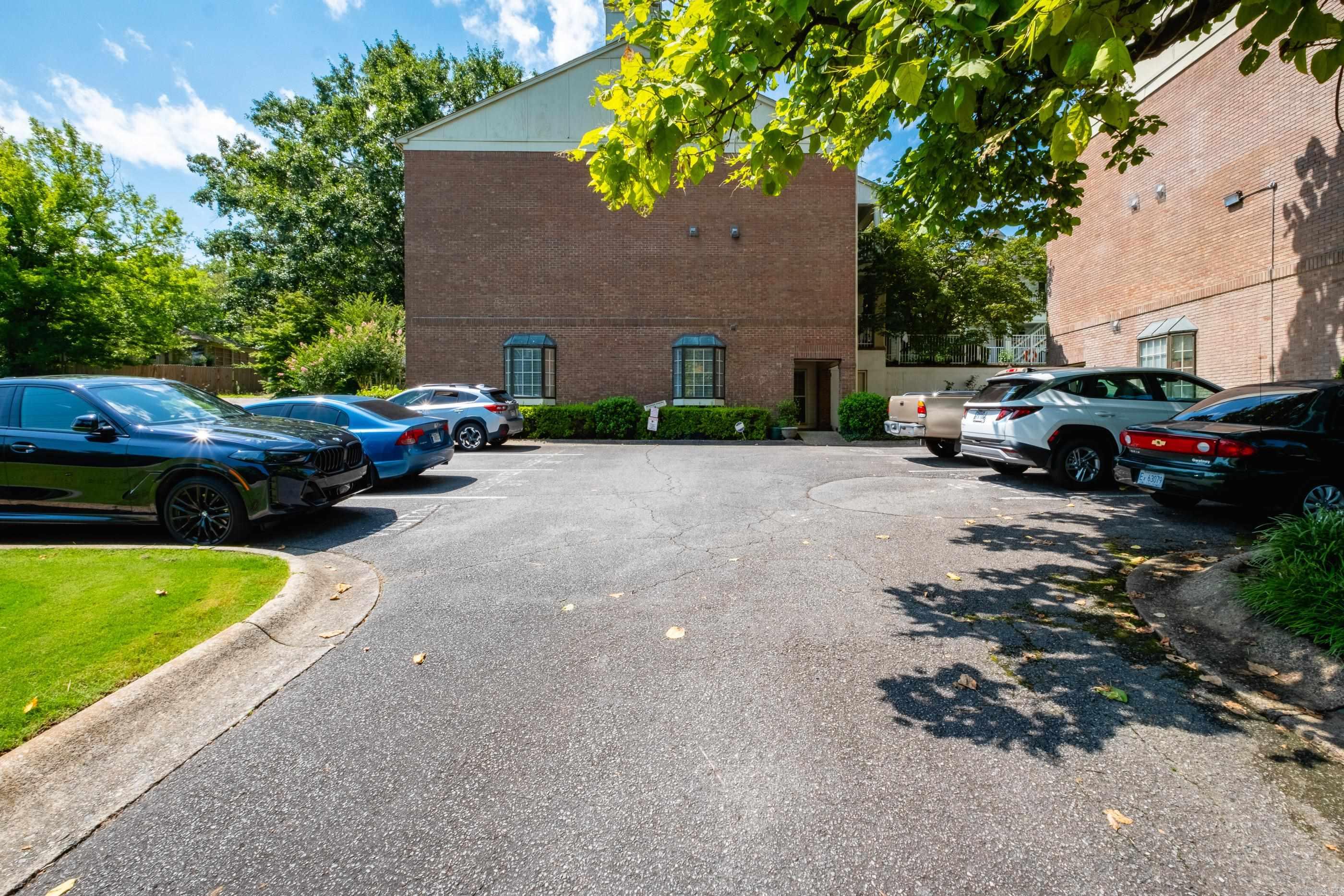 LINDEN COURT CONDO HPR - Residential