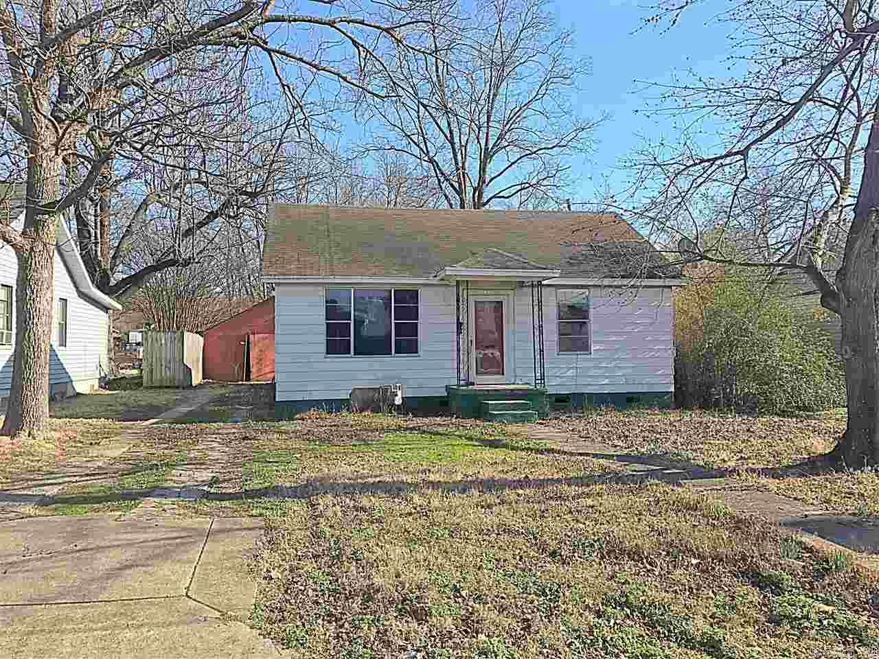 Great Investment Property! Agents see remarks to show.