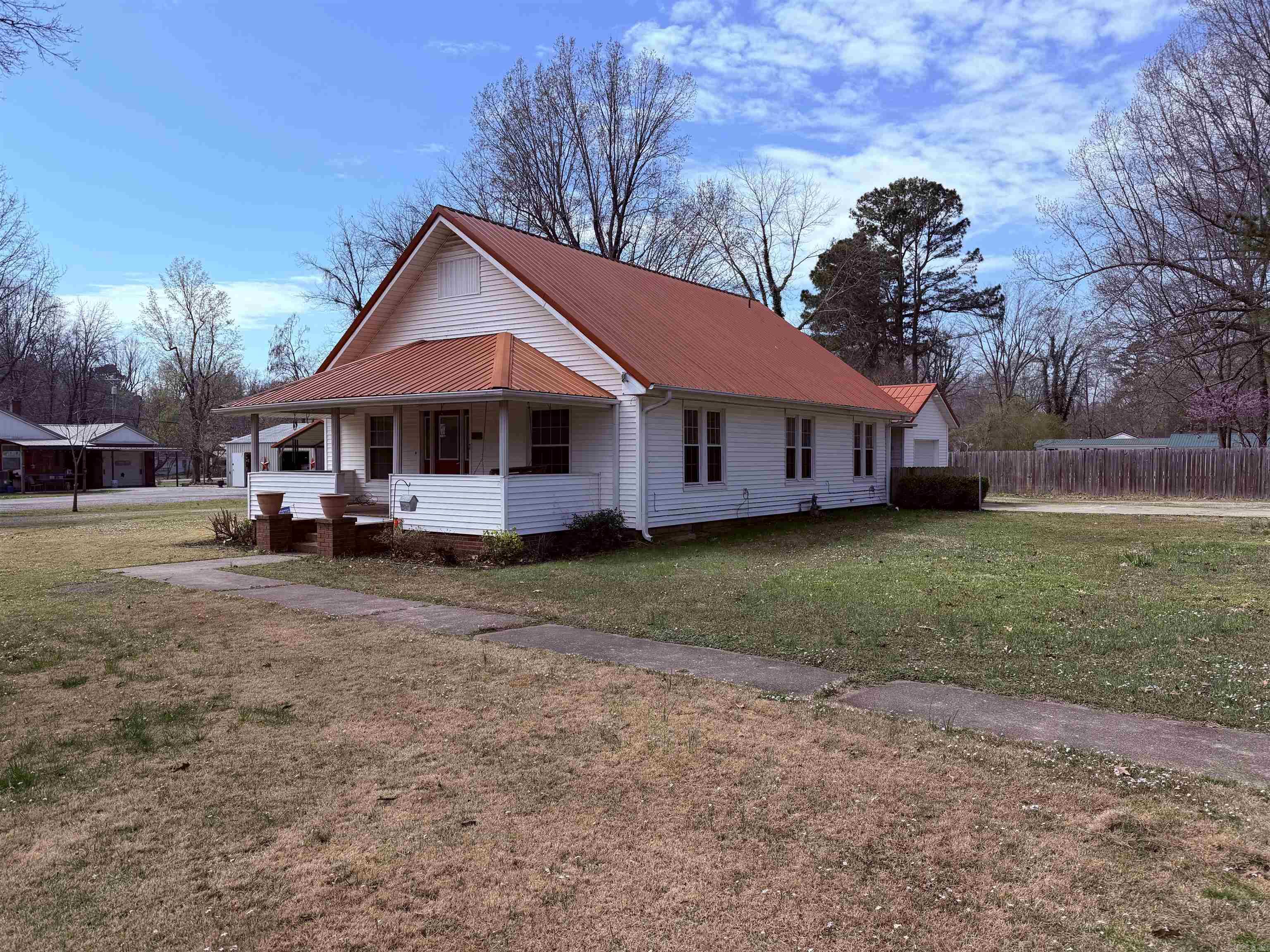 M&B PIGGOTT 2-20-8 - Residential
