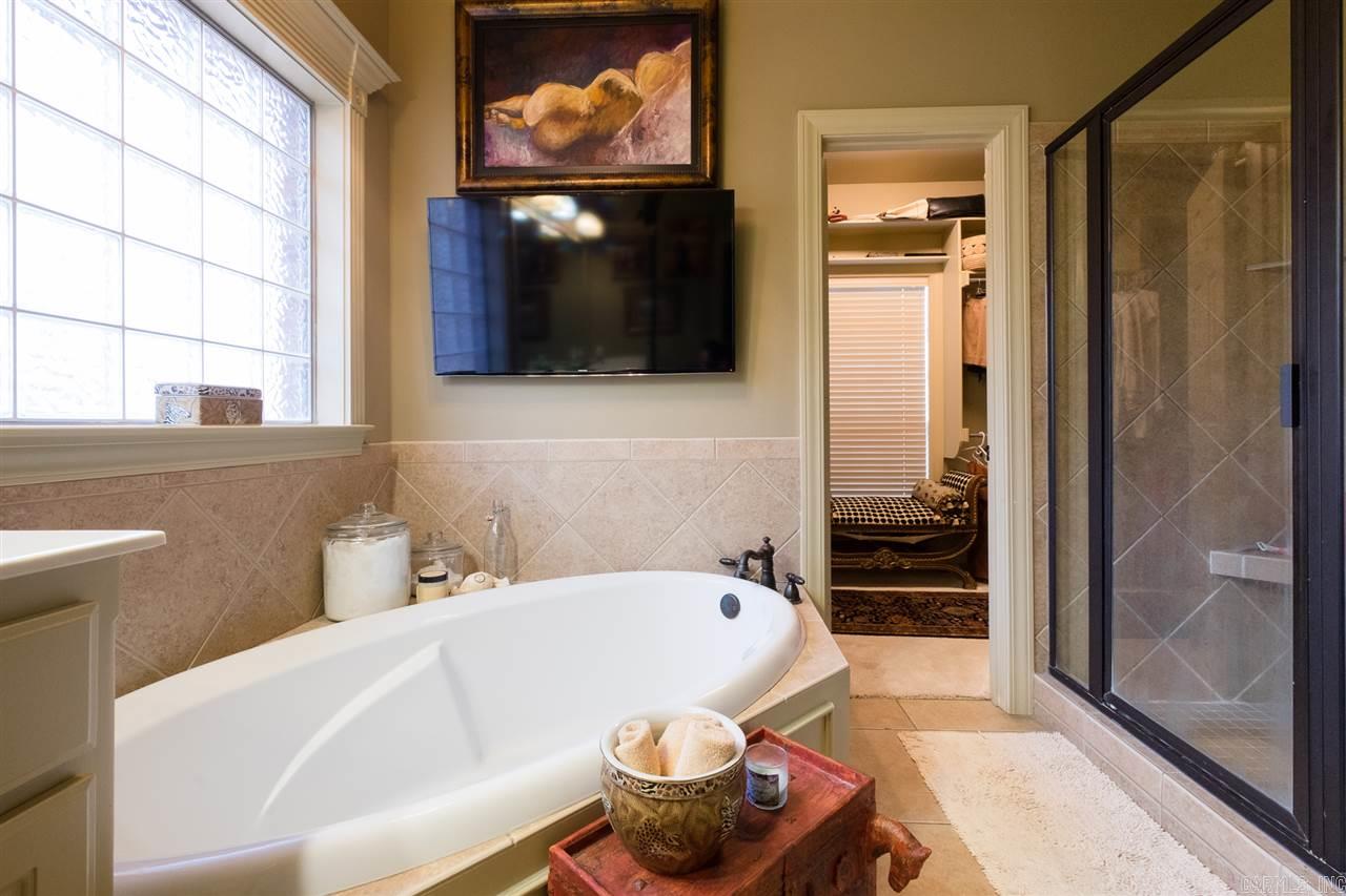 CHENAL VALLEY MARGEUAX - Residential