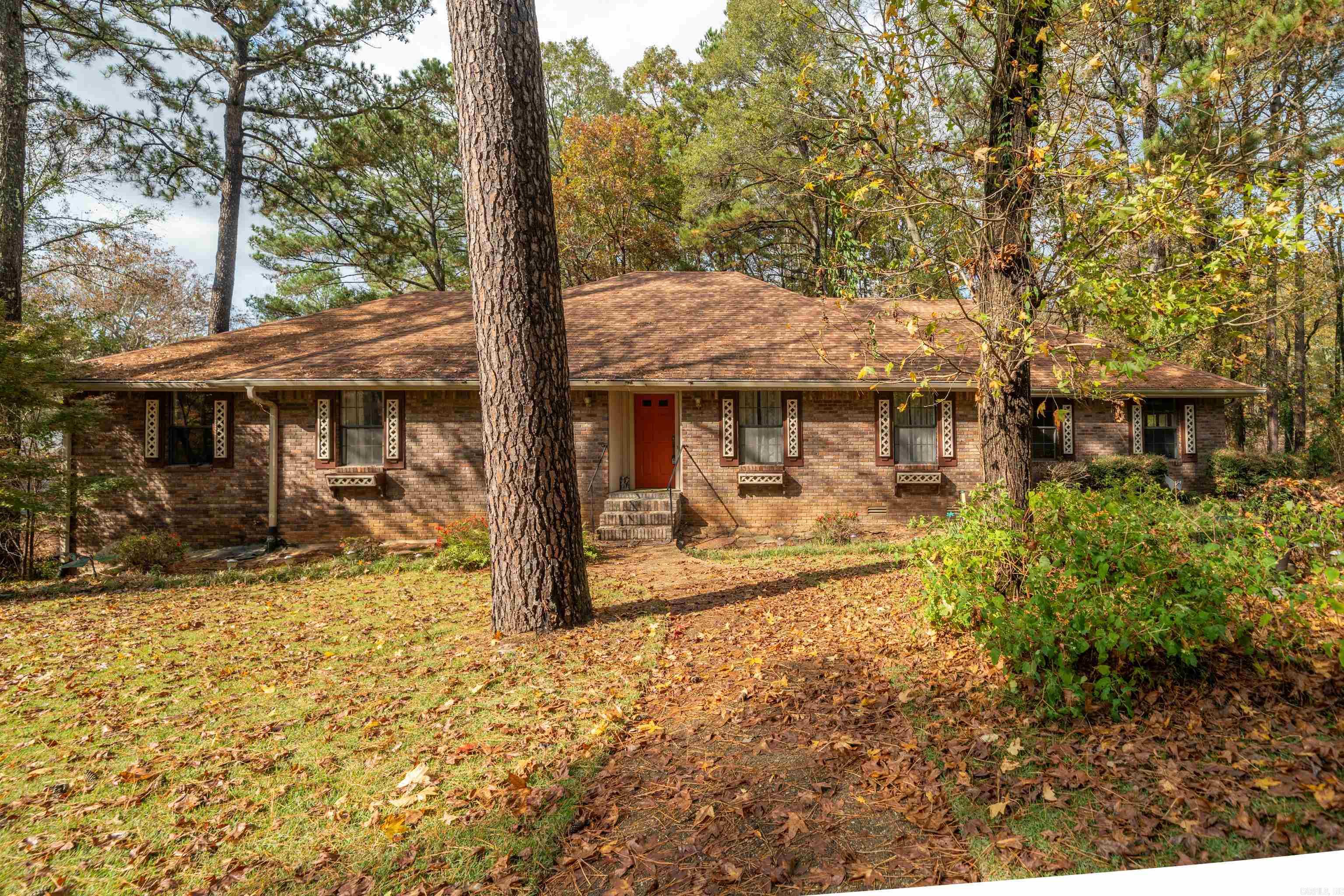 Spacious Family Home in a Fantastic Arkadelphia Location! Room to live, grow, and spread out in this 6 bedroom, 3 bathroom homelocated in a great neighborhood in Arkadelphia. Situated on a large corner lot, this property offers space both inside and out! The flexiblelayout is perfect for large families or multi-generational living. The lower-level functions beautifully as mother-in-law quarters, completewith its own kitchen and living space, giving privacy and independence while still being under one roof. Upstairs features generous livingareas and bedrooms, plus a fireplace that adds warmth and character to the home. Just off the main garage, you’ll find a dedicatedworkshop space, and there’s an additional downstairs garage/workshop, making this property ideal for hobbyists, storage needs, oranyone who needs extra functional space. Homes with this much square footage, versatility, and location don’t come along often — atrue opportunity to make it your own in one of Arkadelphia’s most desirable areas.