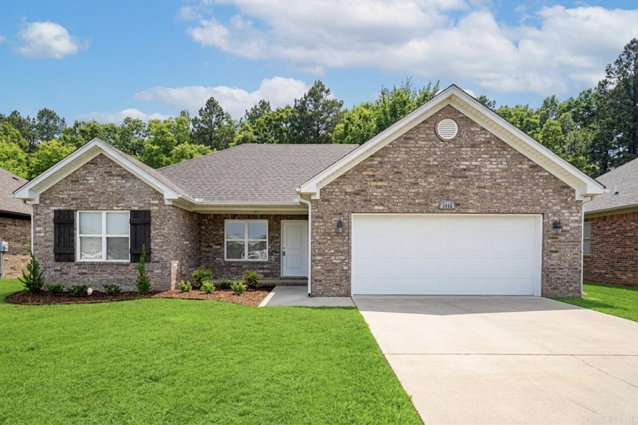 Charming 3 bedroom, 2 bath home located in west Conway and minutes from UCA! This home features easy to maintain concrete floors throughout, stainless appliances in kitchen, large closets, new paint throughout, new dishwasher, new bathroom mirrors, new lighting, new ceiling fans, refreshed landscaping, and fully fenced backyard!