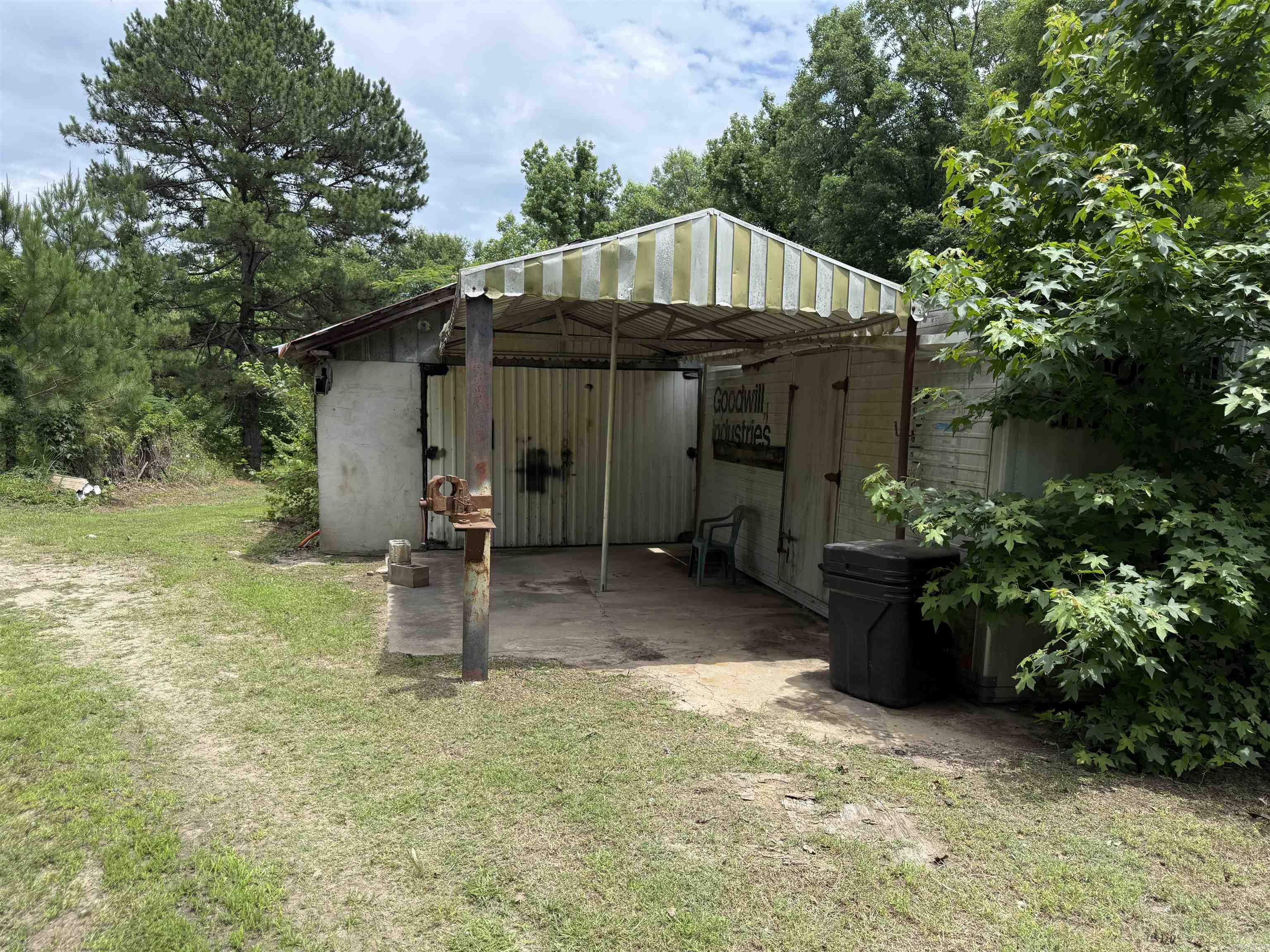 Royal Oak Manor - Residential
