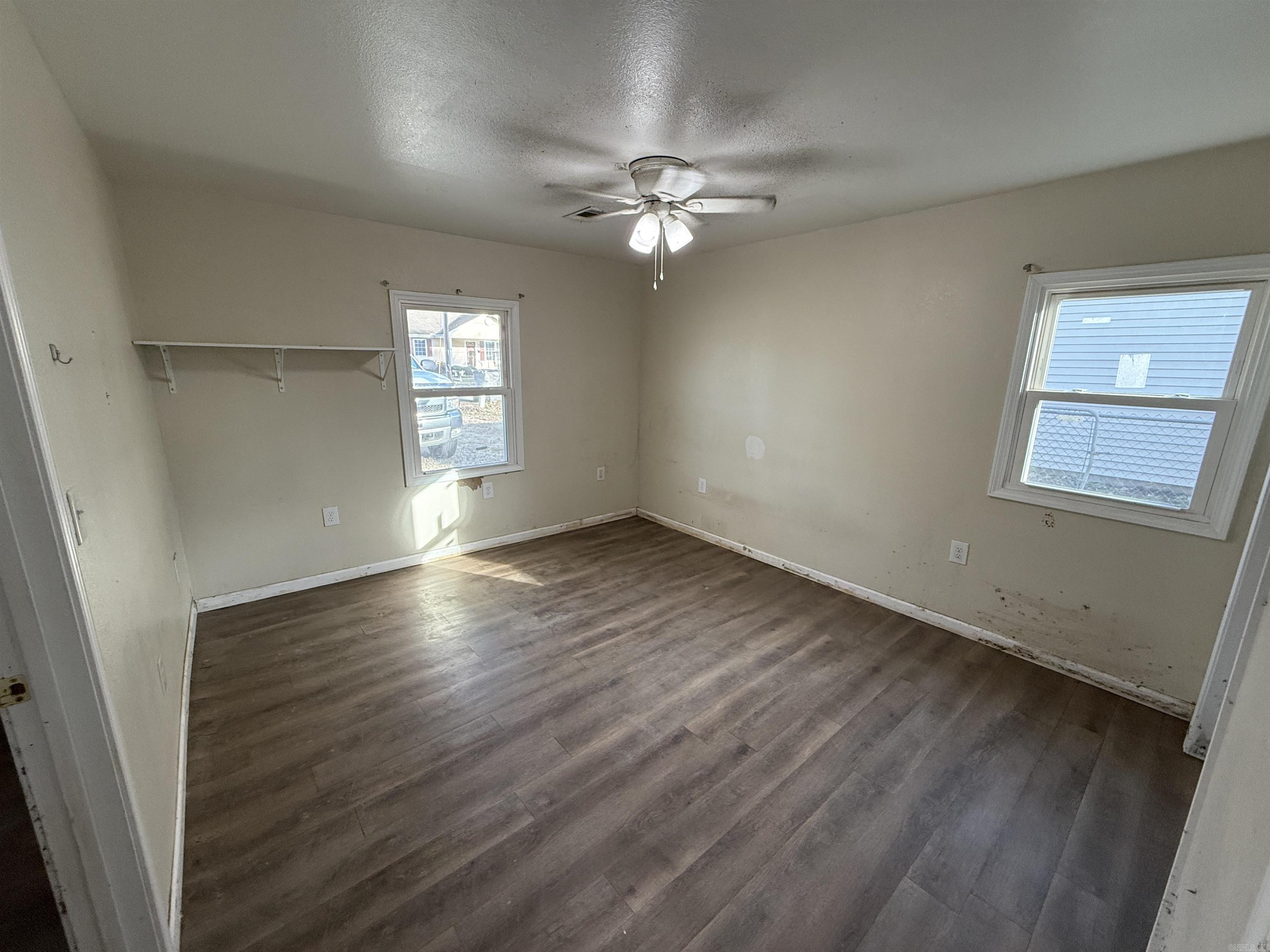 CASTLEBERRY - Residential