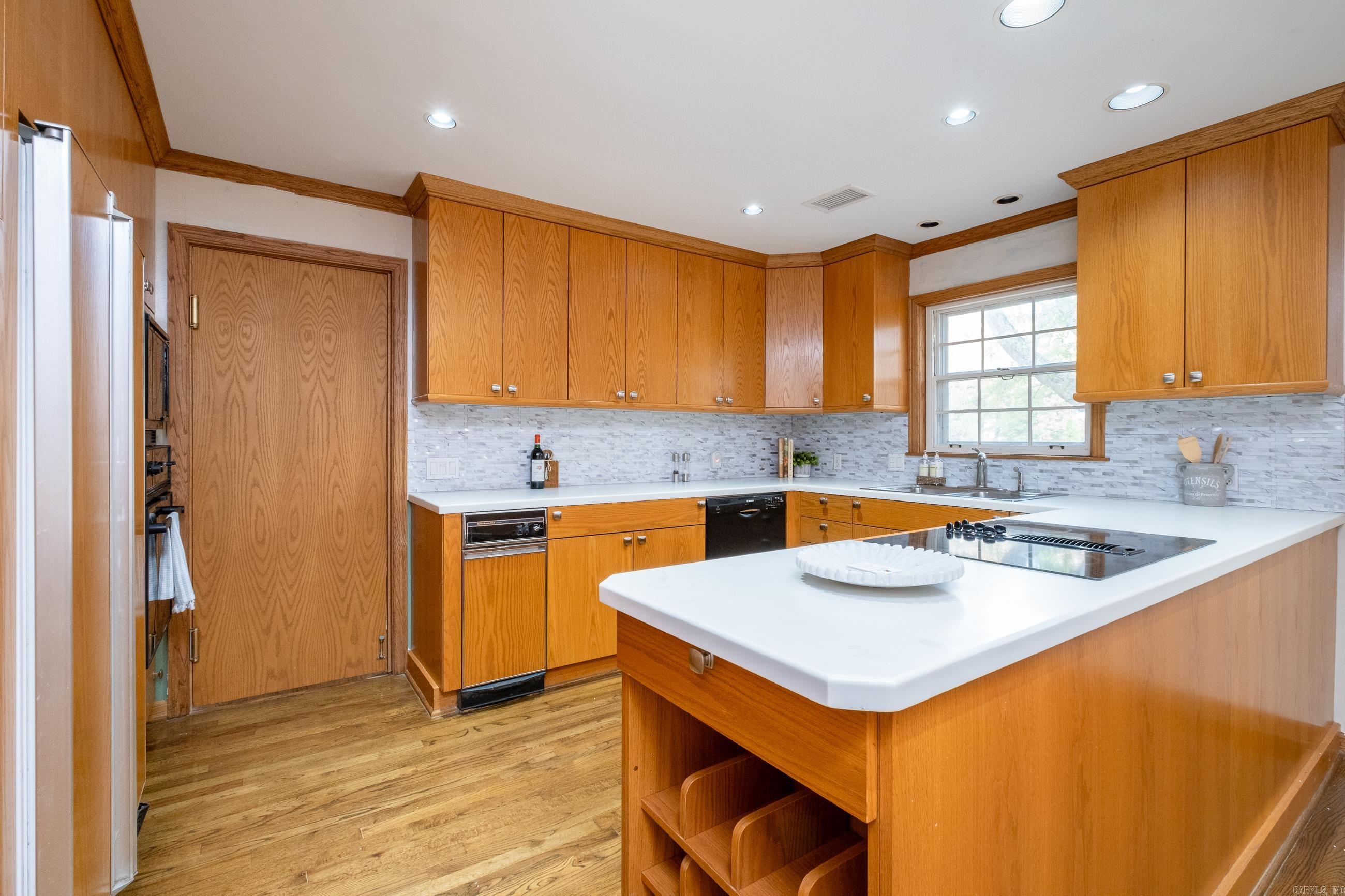 KINGWOOD PLACE - Residential