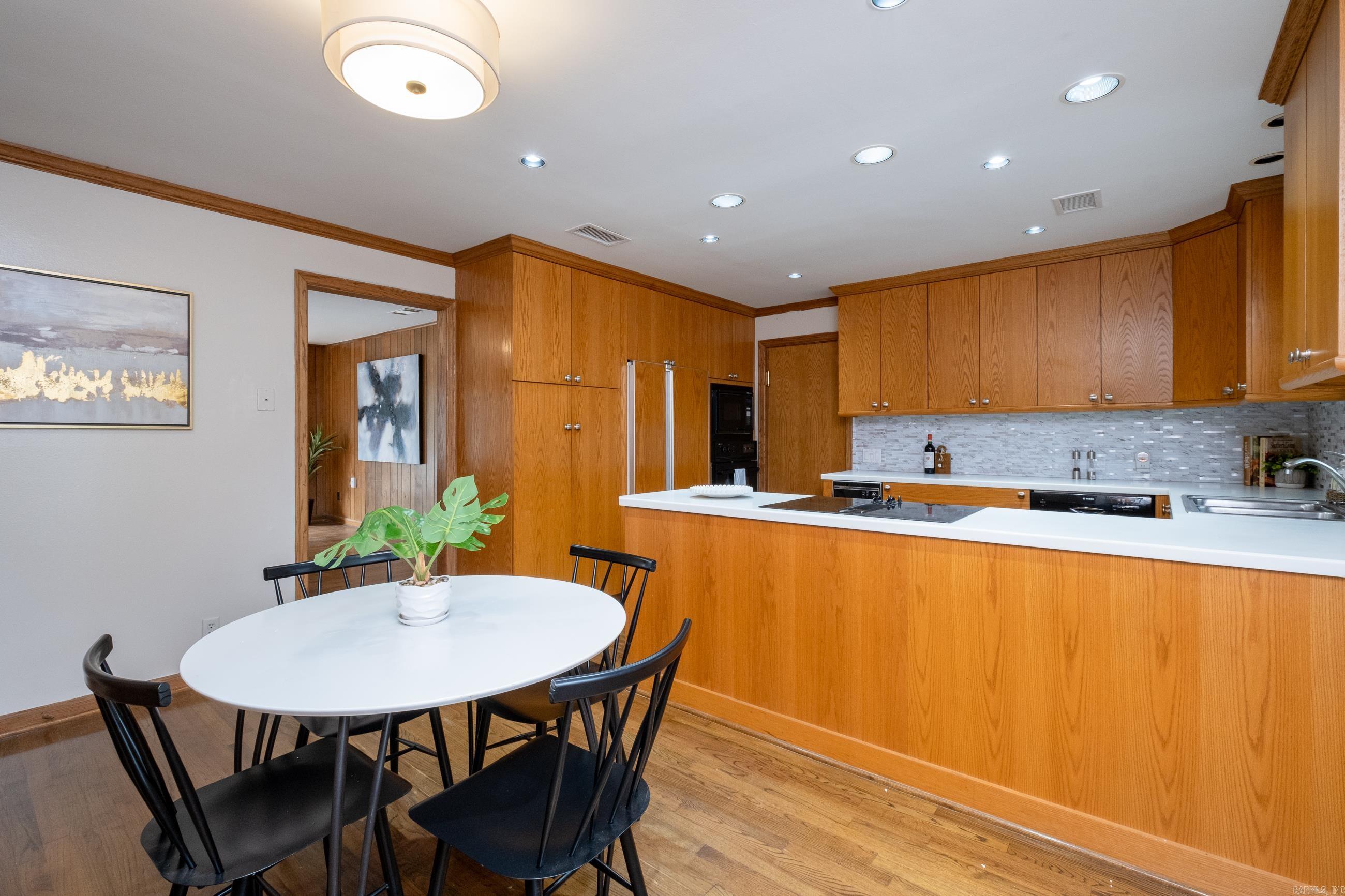 KINGWOOD PLACE - Residential