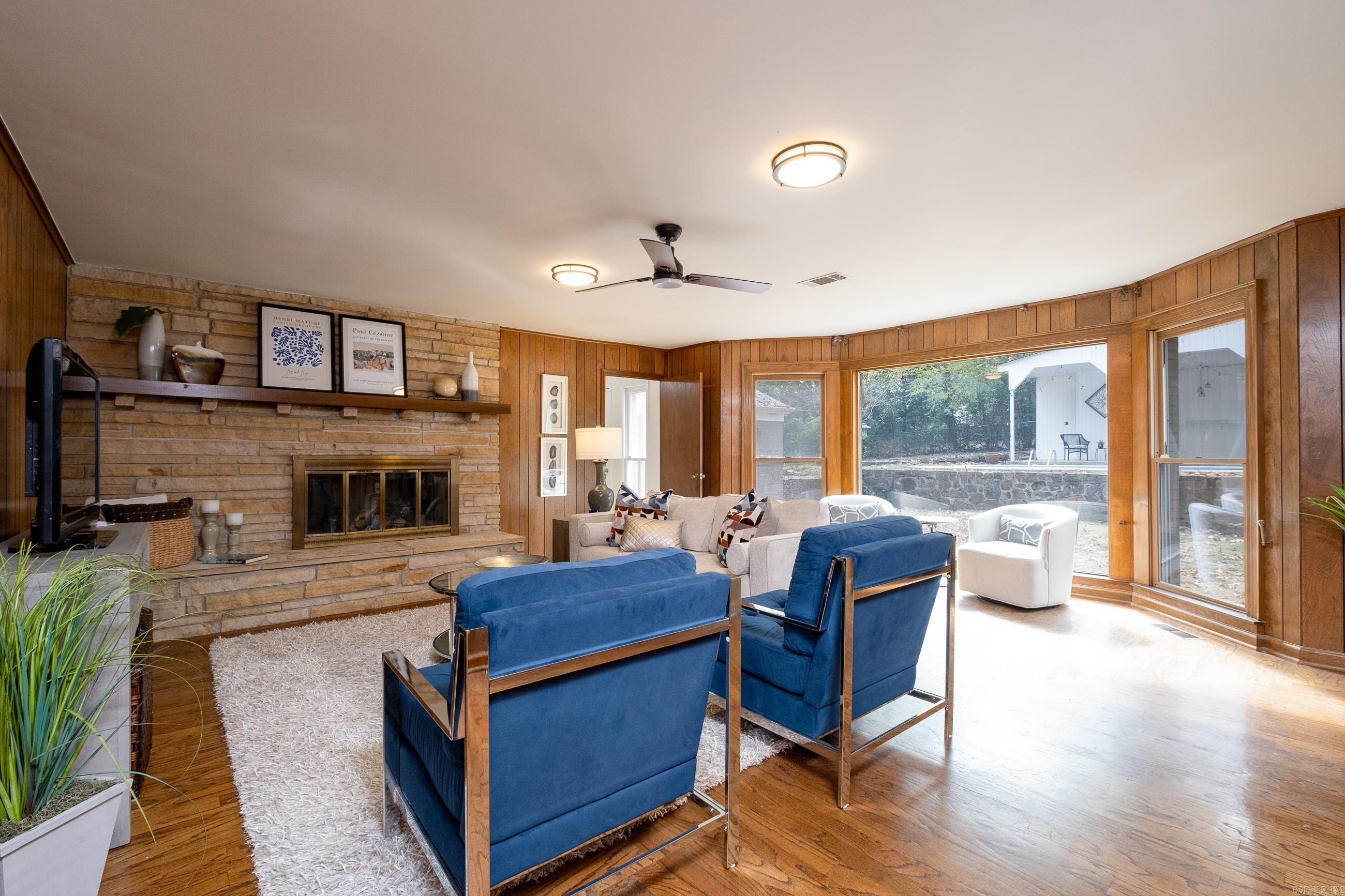 KINGWOOD PLACE - Residential