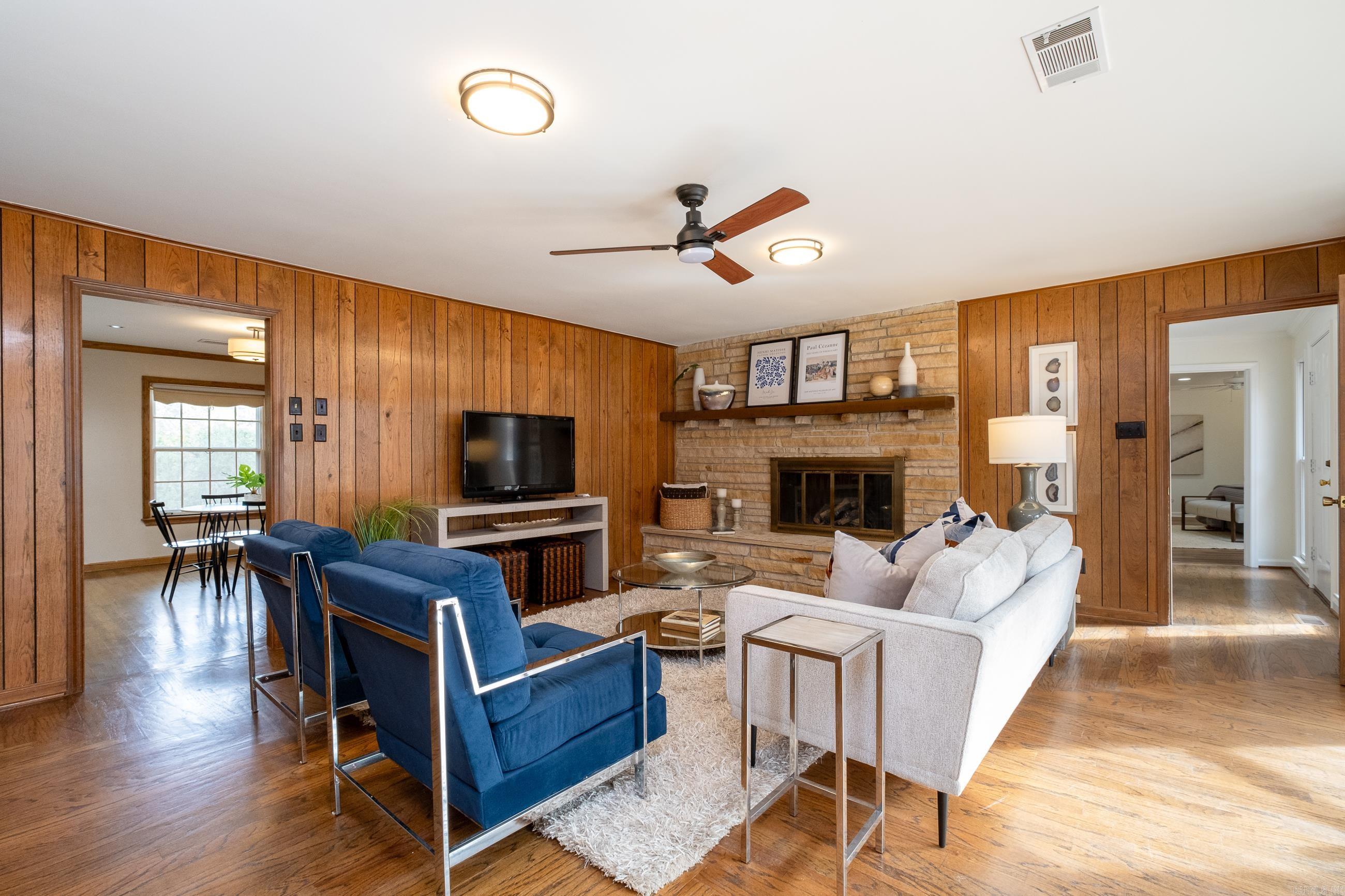 KINGWOOD PLACE - Residential