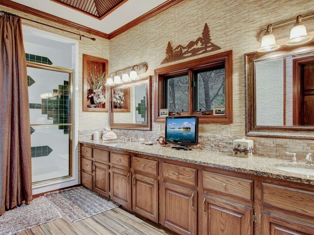 Hickory Nut Mountain Estates - Residential