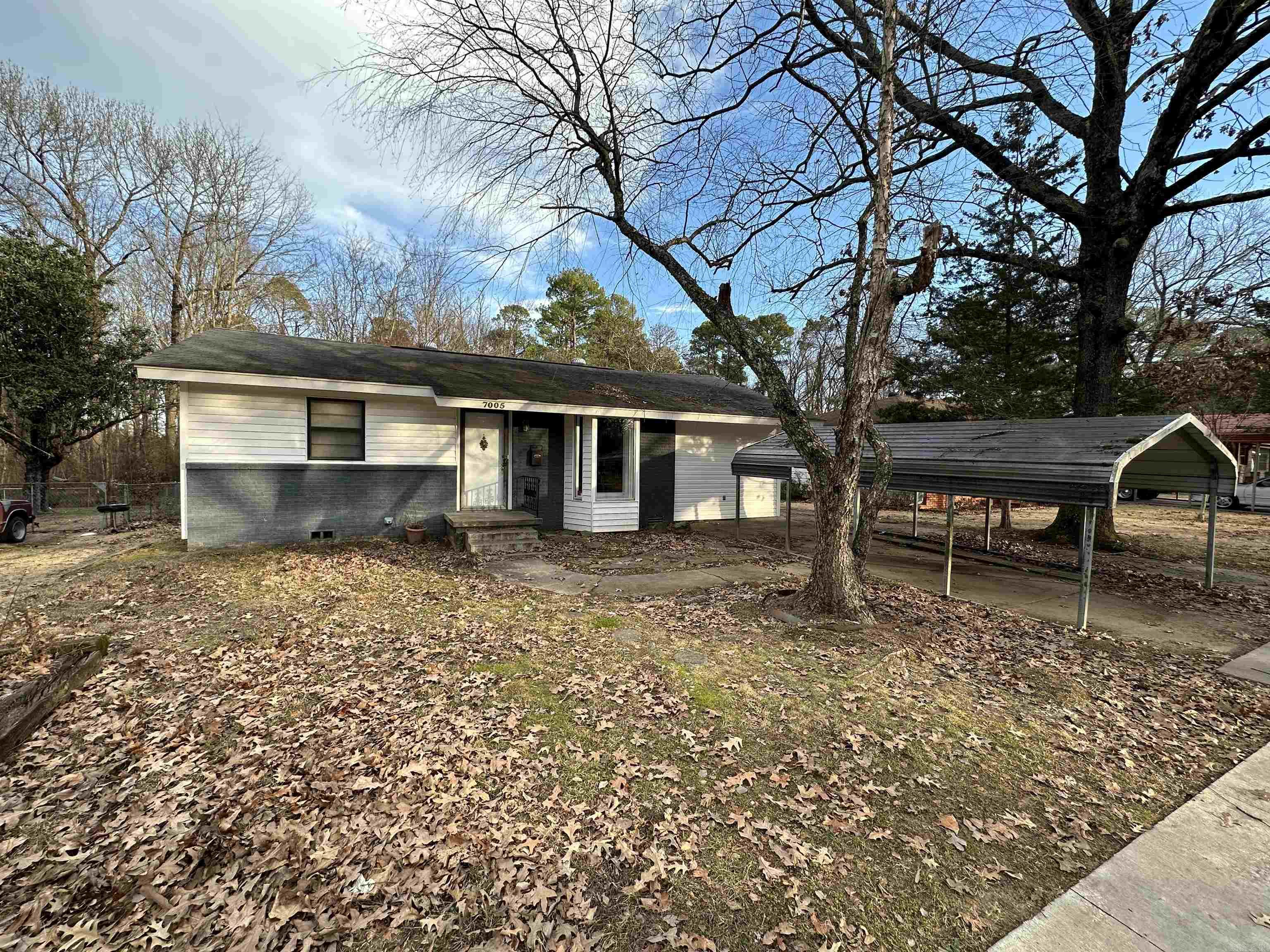 Check out this cozy move in ready home. It is freshly renovated and would be a great place to settle down and start fresh for the new year. Come see it in person, today.