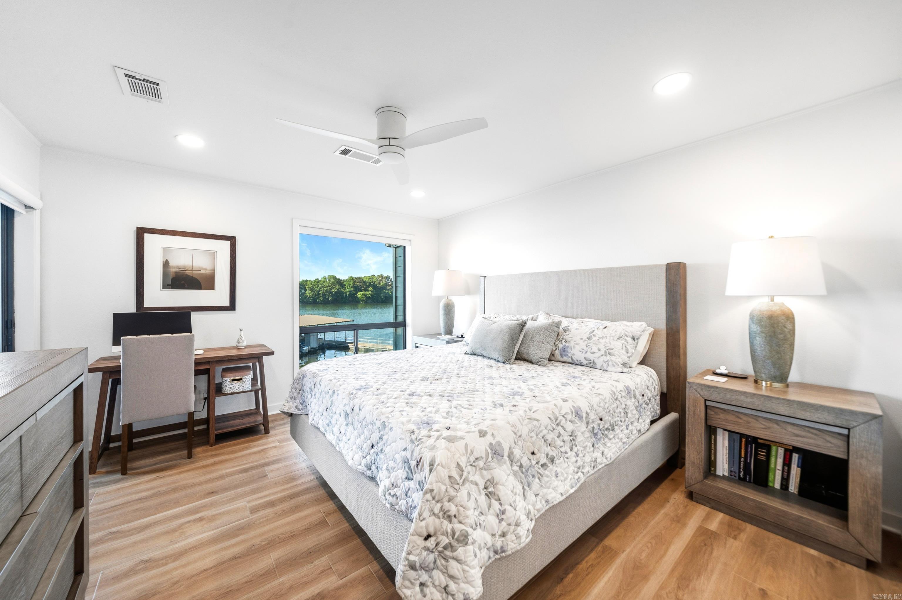 POINT LOOKOUT - Residential