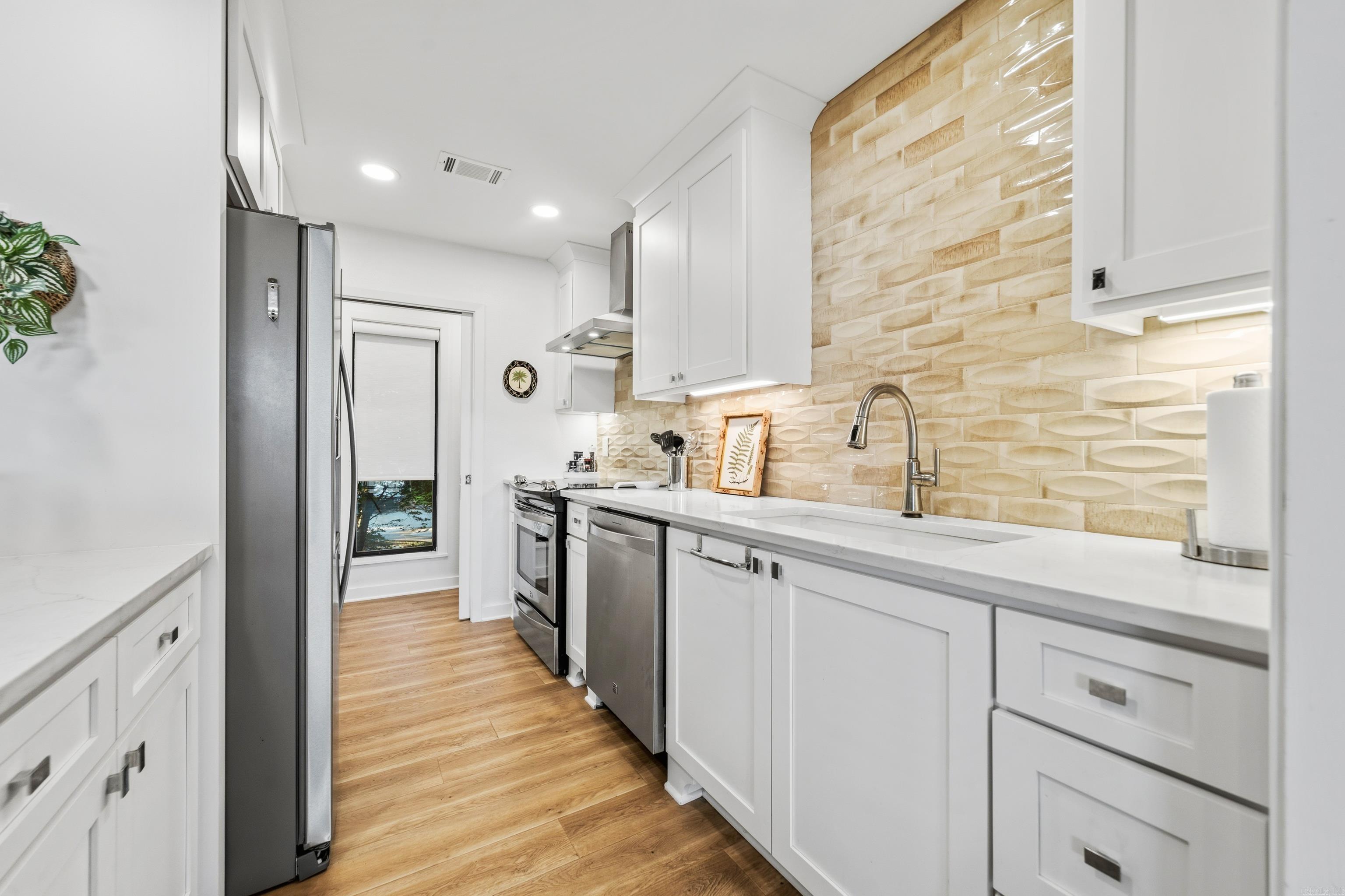 POINT LOOKOUT - Residential