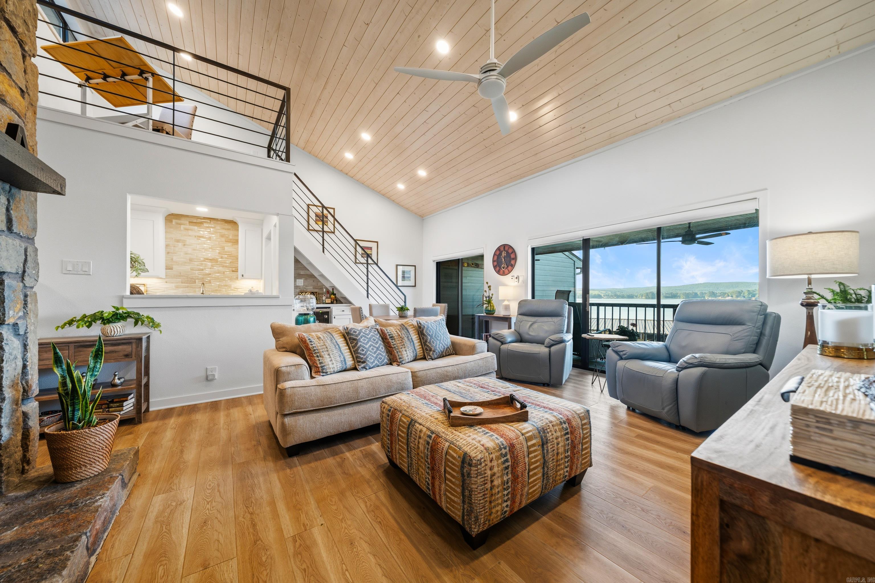 POINT LOOKOUT - Residential
