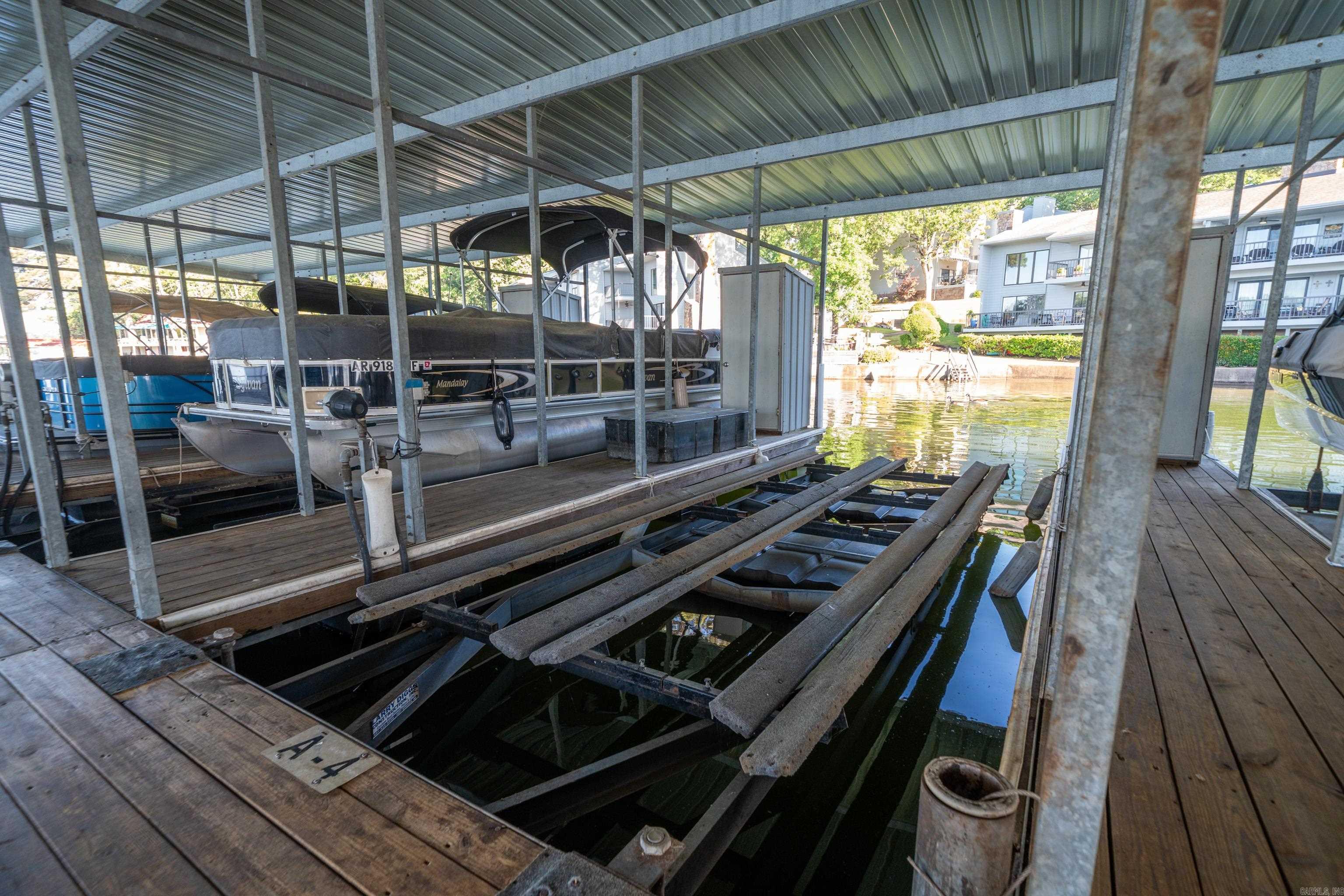 POINT LOOKOUT - Residential