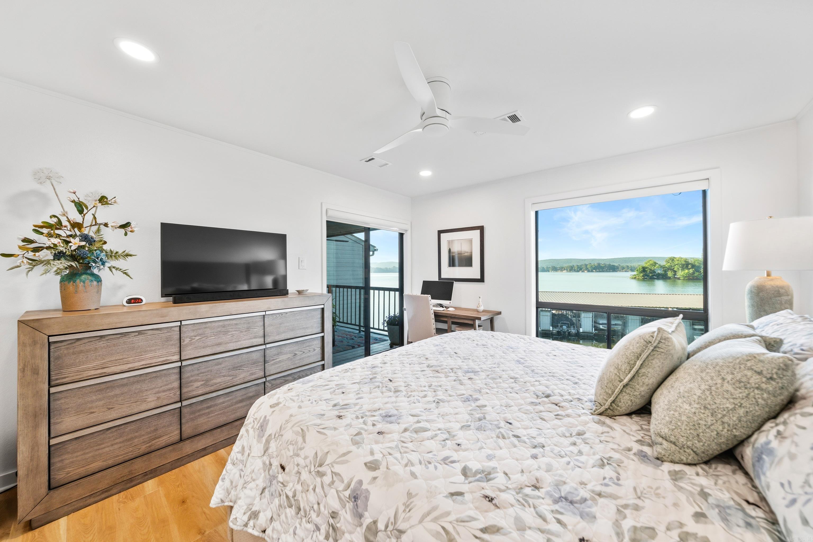 POINT LOOKOUT - Residential