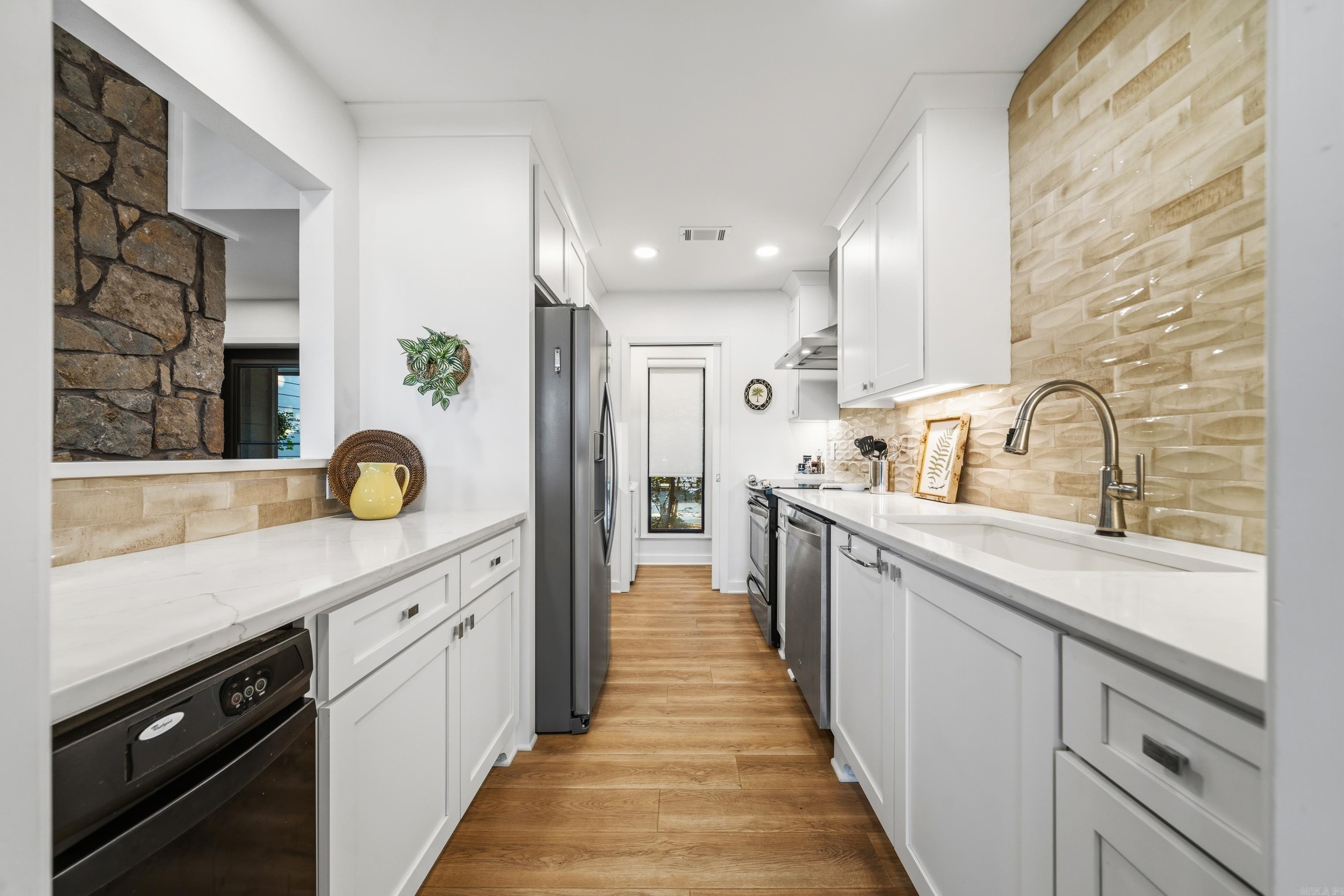 POINT LOOKOUT - Residential