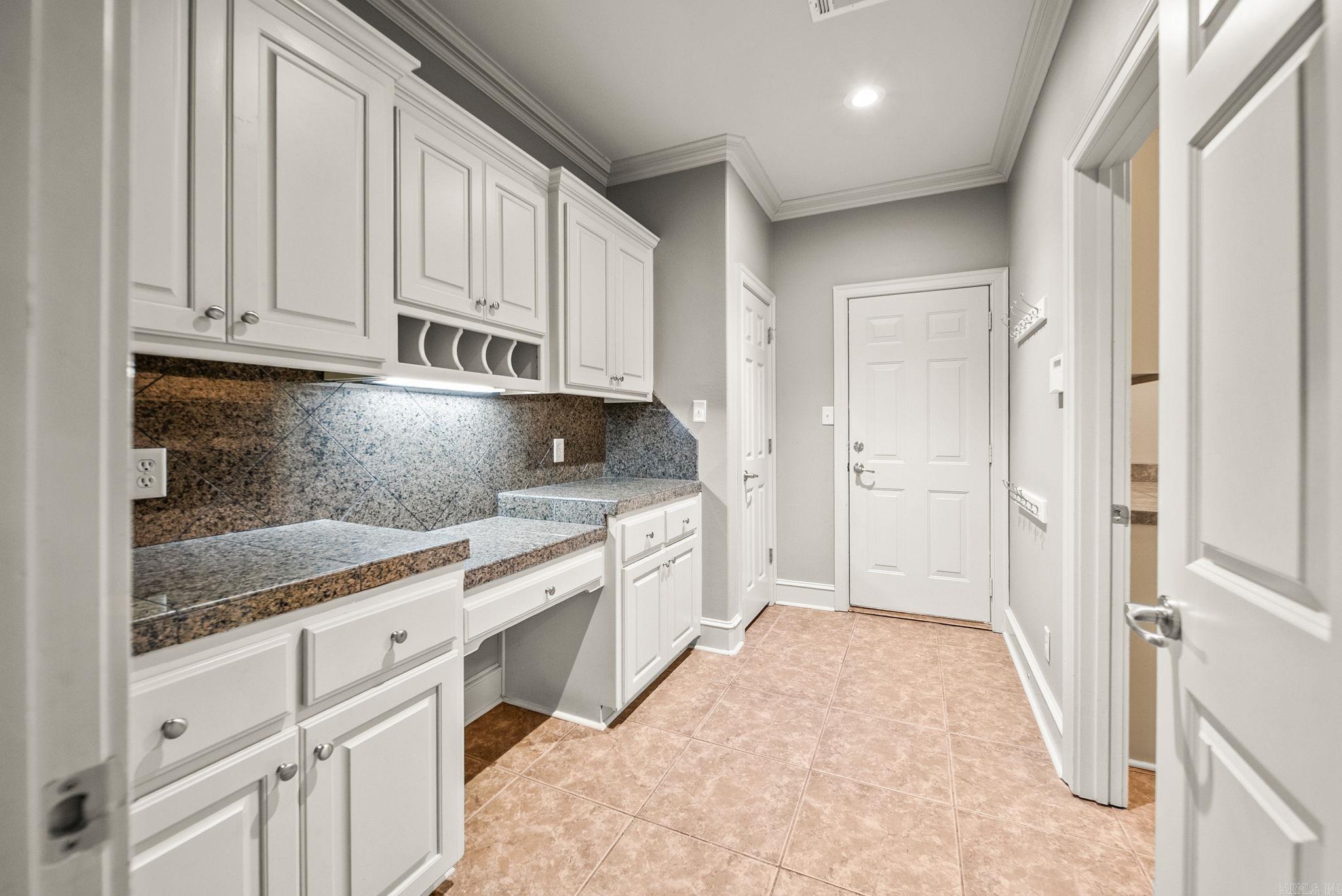 MADISON VALLEY - Residential