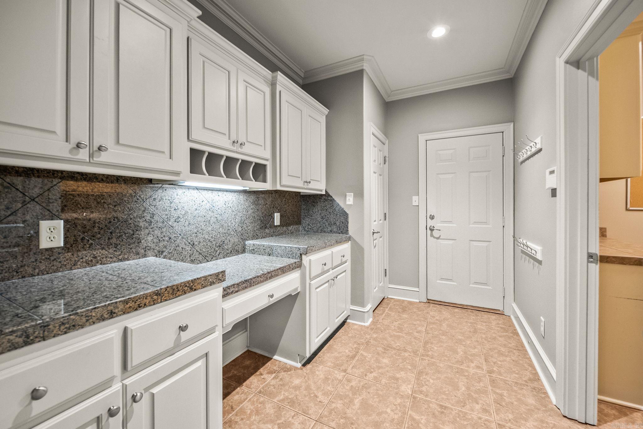 MADISON VALLEY - Residential