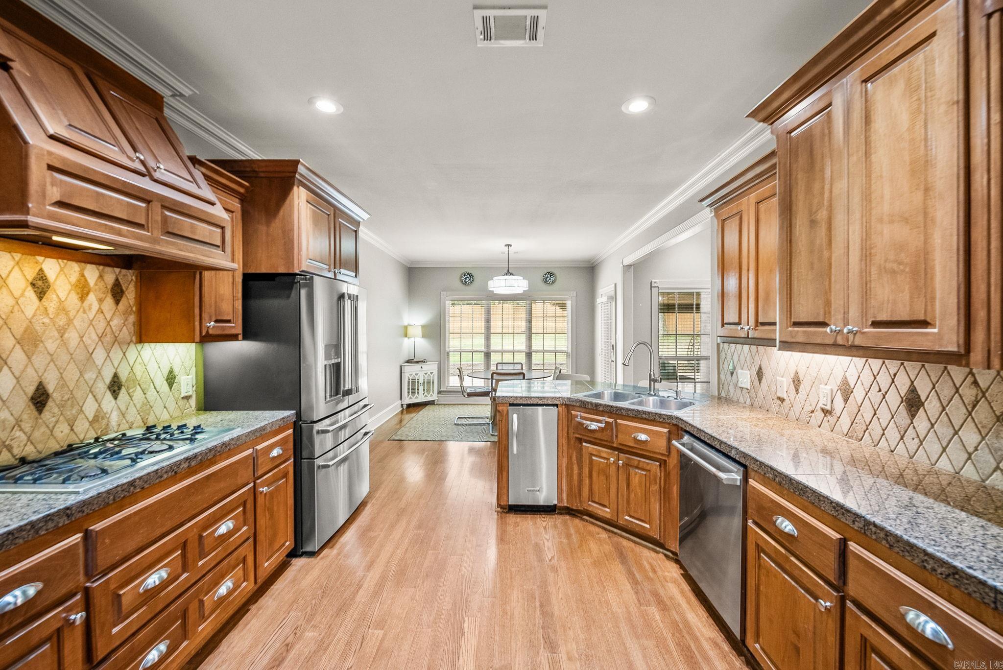 MADISON VALLEY - Residential