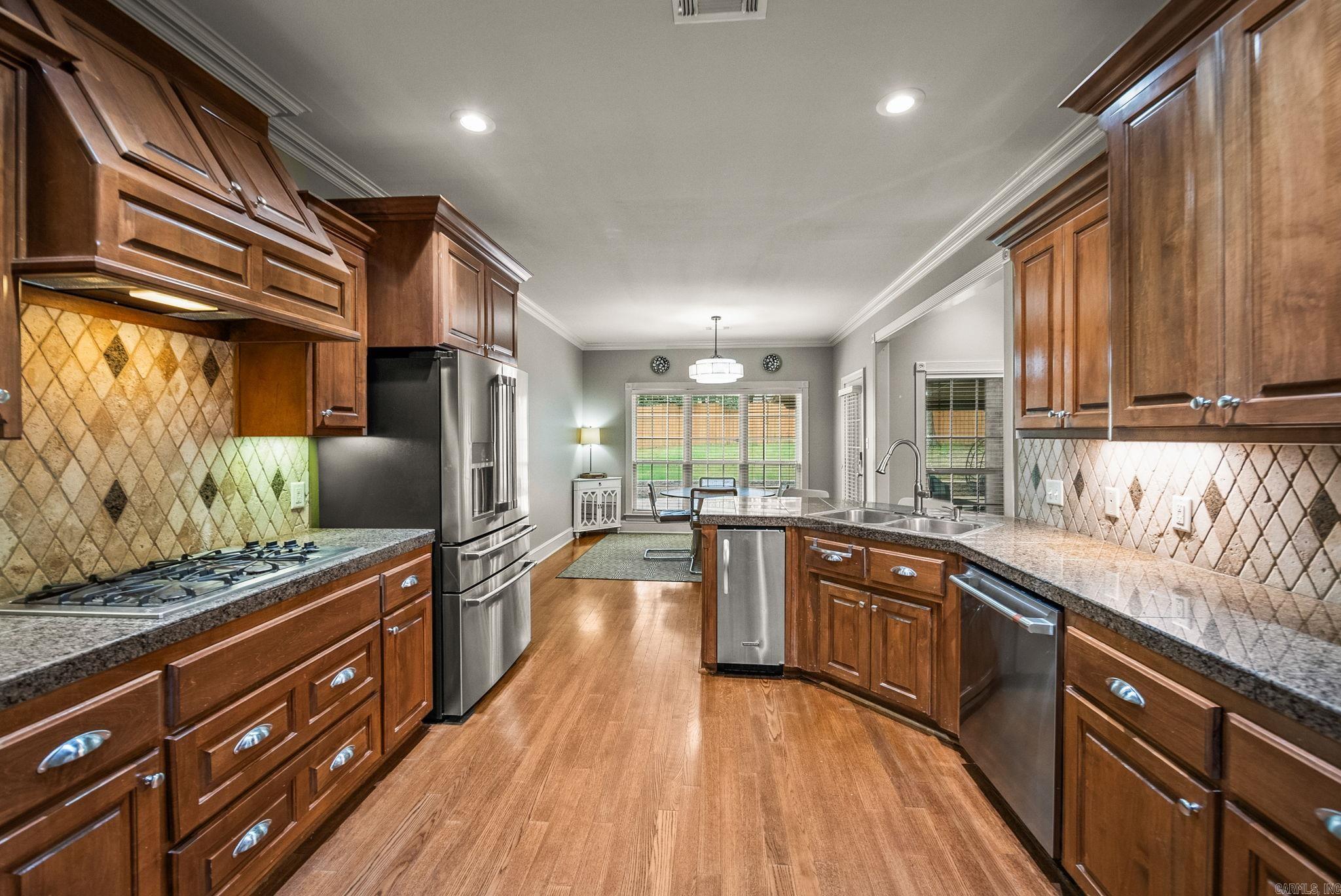 MADISON VALLEY - Residential